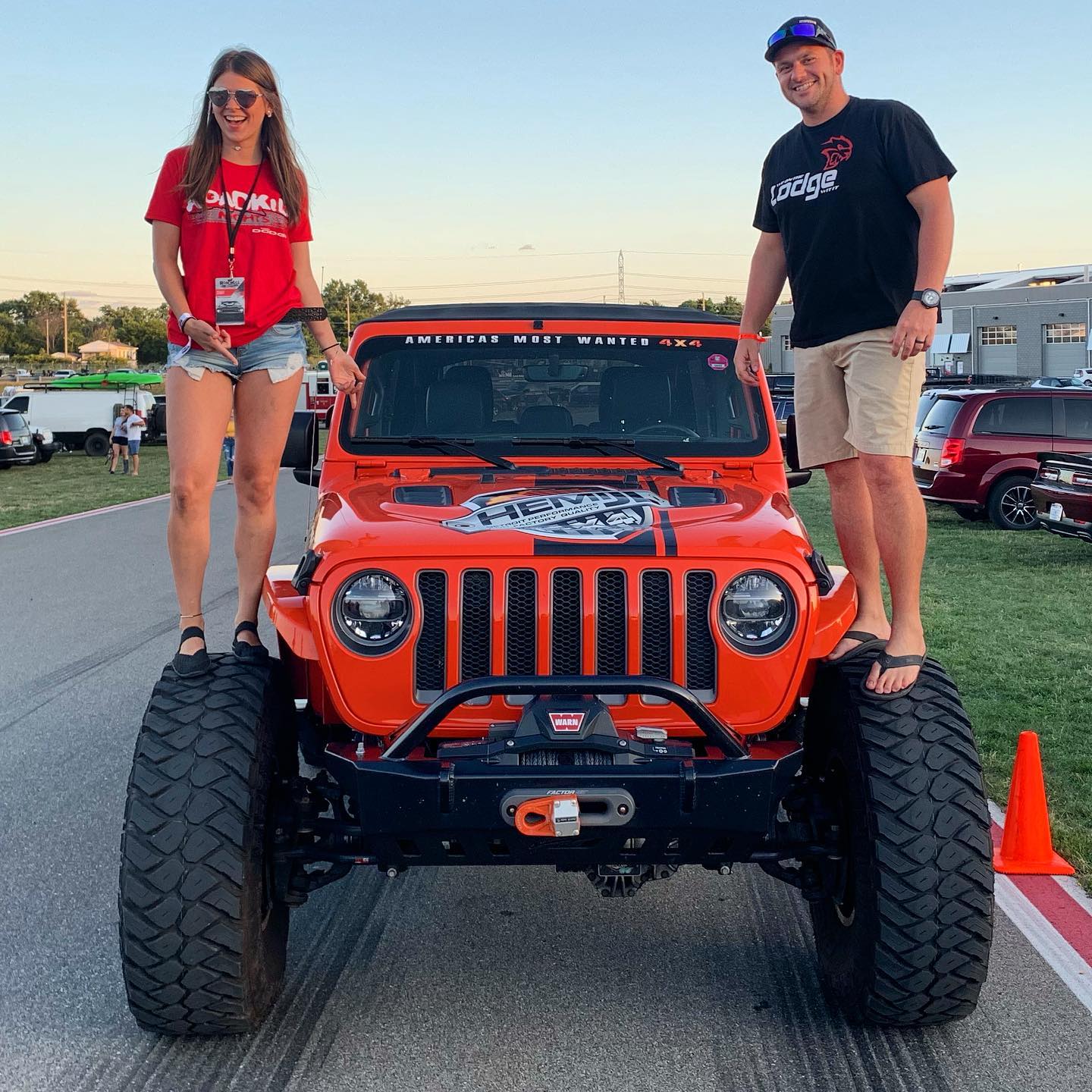 Jeep Gladiator Anyone done any kind of hood decal? 67969903_10115139800335584_926495536045883392_n