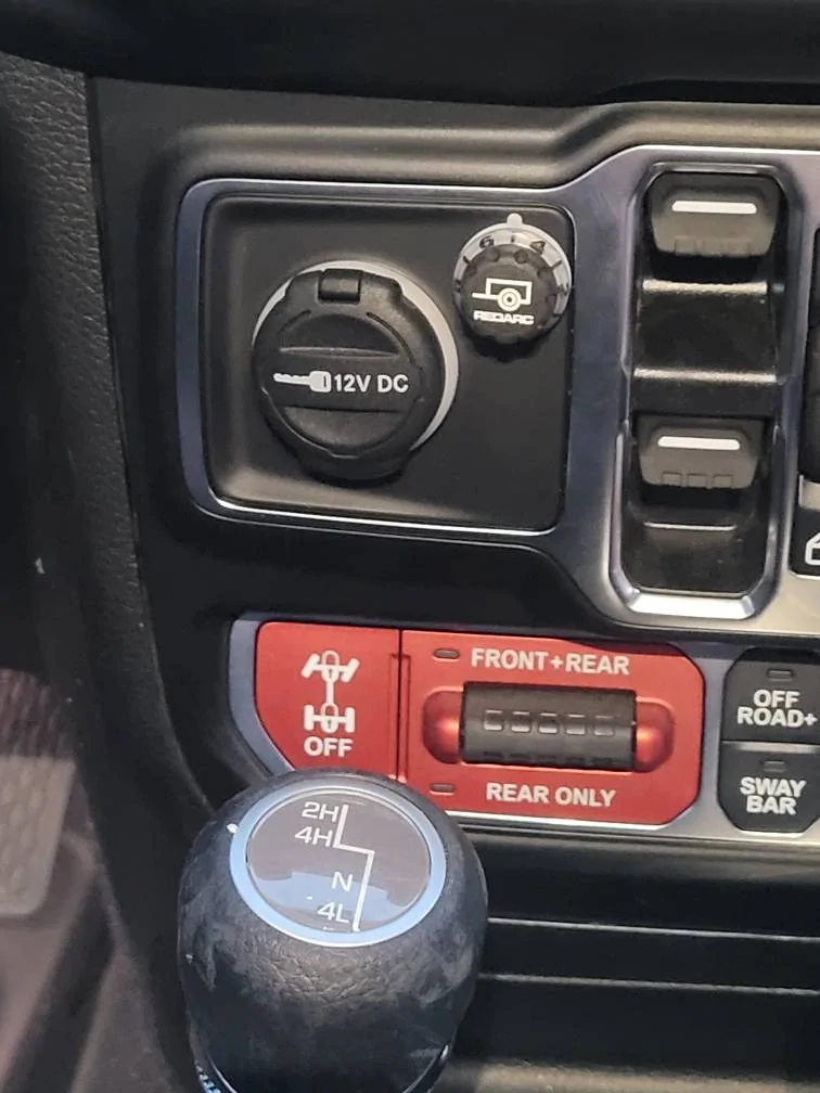 Jeep Gladiator Trailer Brake Controller Installed - Redarc Tow Pro Liberty Resized_20220920_191551