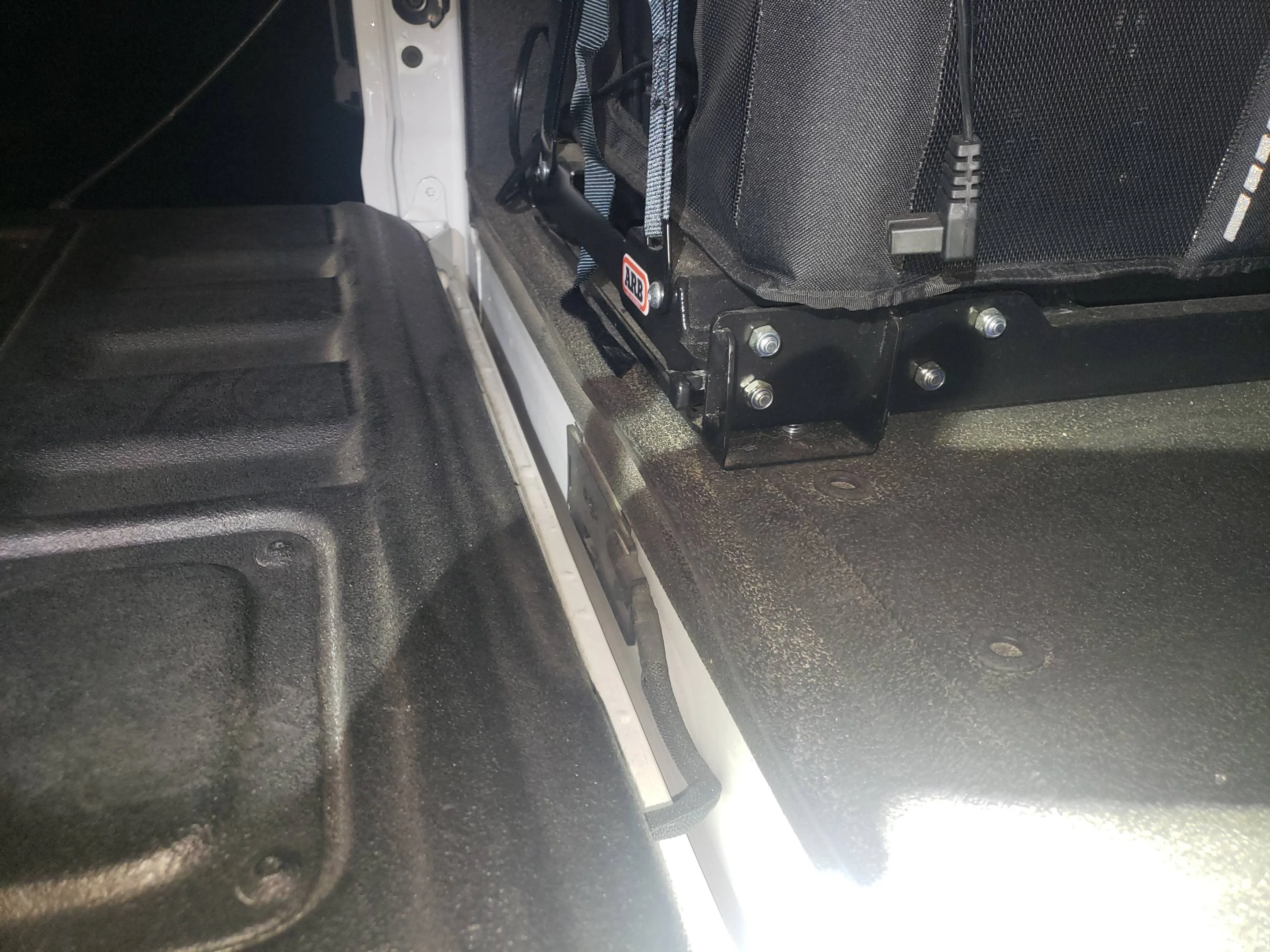 Jeep Gladiator Fridge slides 20230130_203017