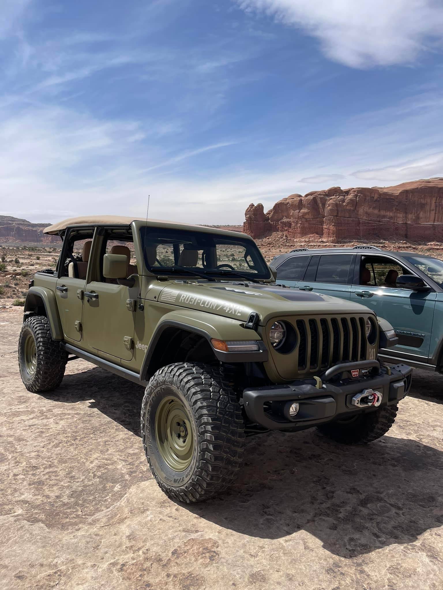 Jeep Gladiator DECALS/SIDE GRAPHICS/WRAPS 278412391_5132549813460360_3133349869759586611_n