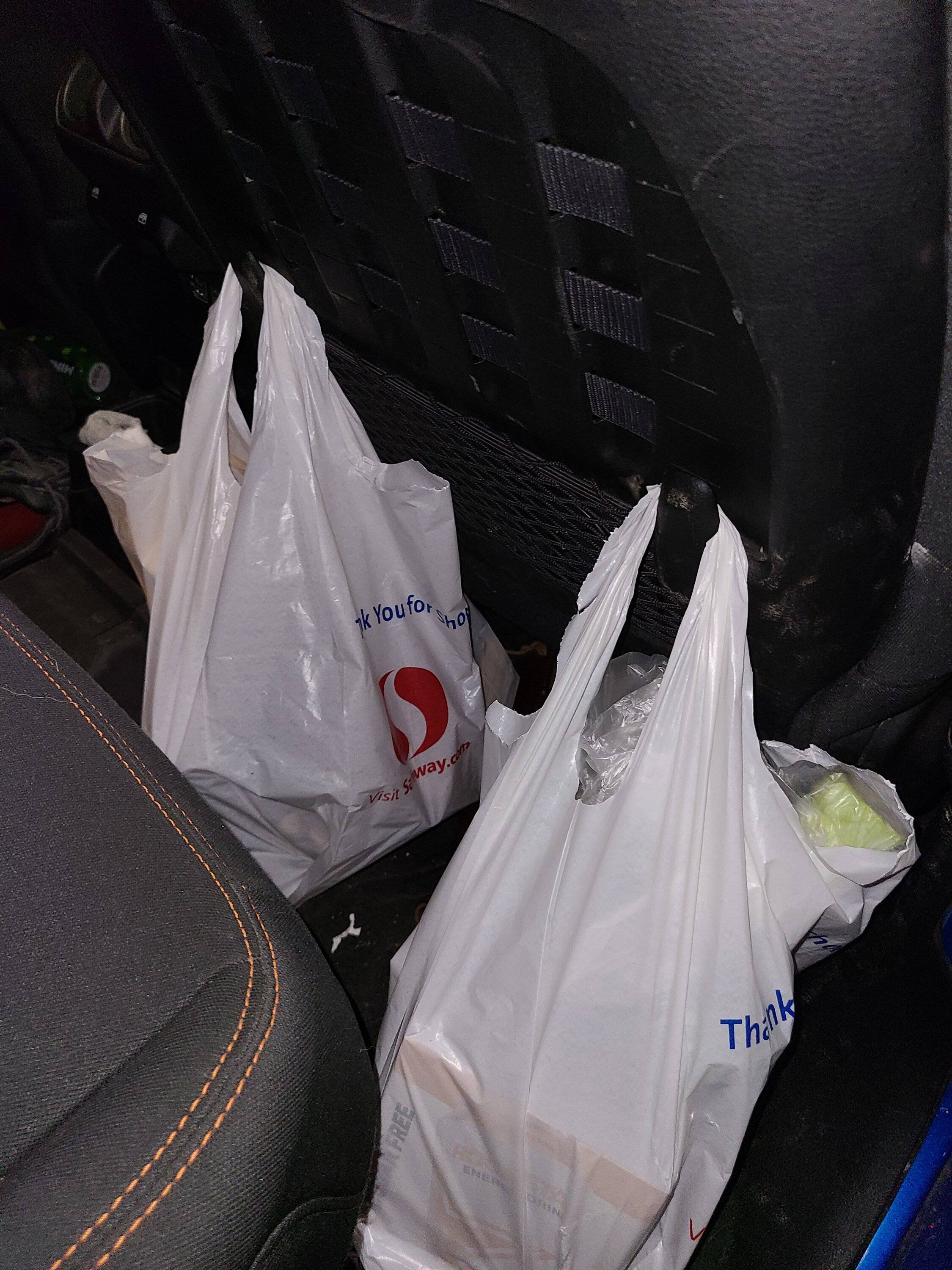 Jeep Gladiator 2023 Gladiator Rubicon without plastic molle panel behind driver and passenger seat? 20221114_183448
