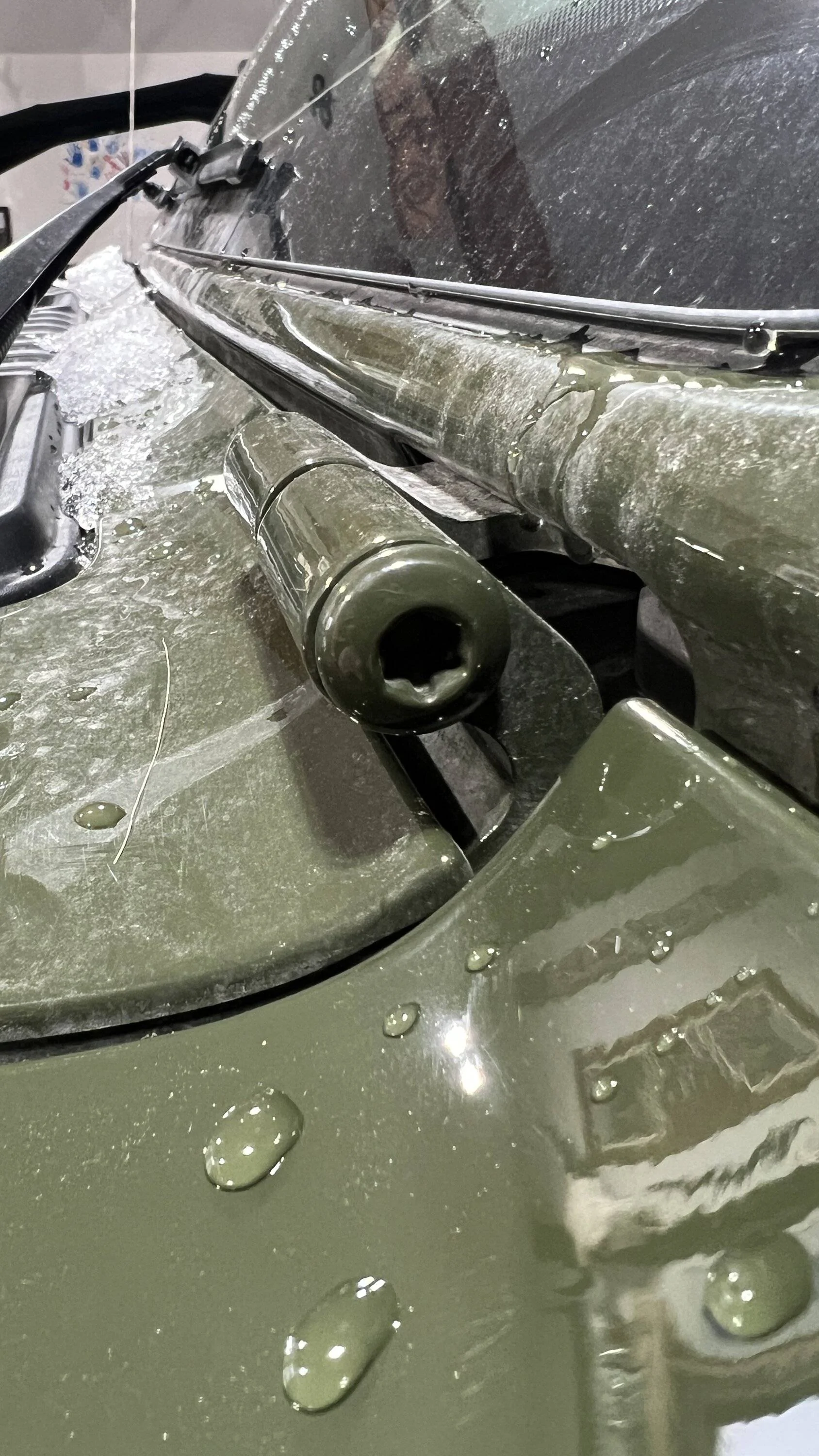 Jeep Gladiator windshield hinge bolt IMG_9873