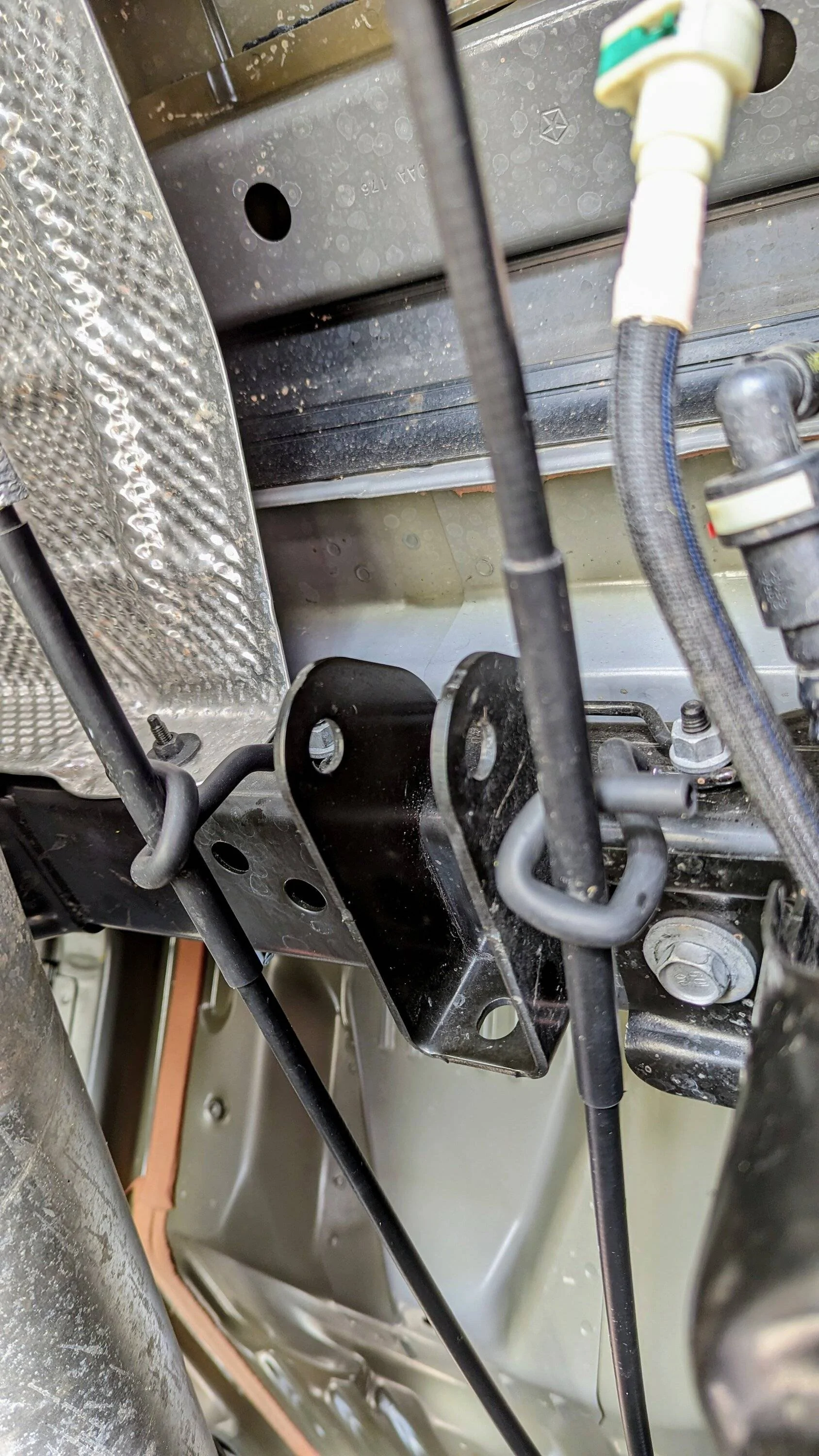 Jeep Gladiator Creak and Rattle from Rear Hardtop PXL_20230124_201353940_2
