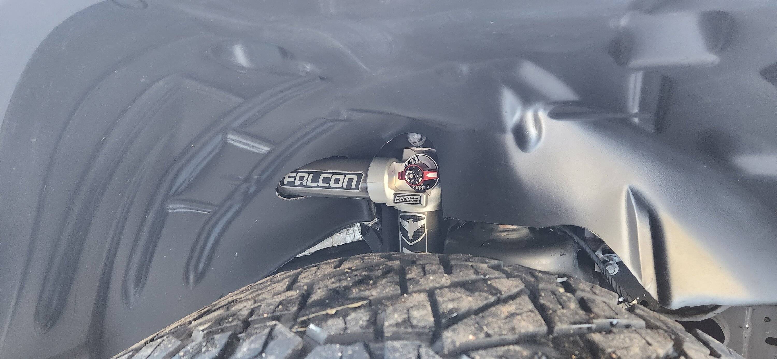 Jeep Gladiator Rubicon Fenders w/ Liners - 3.6L OEM black plastic w/ upgraded LED bulbs 20230201_161412
