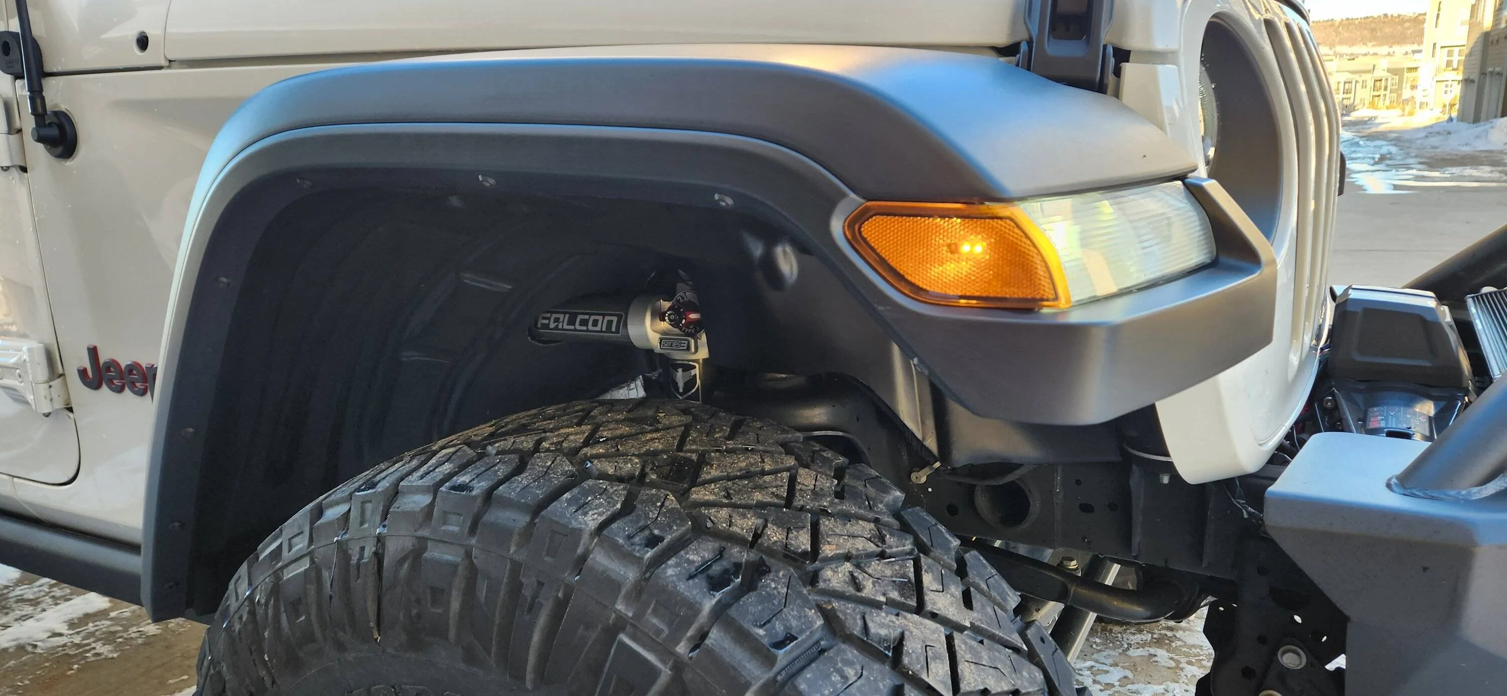 Jeep Gladiator Rubicon Fenders w/ Liners - 3.6L OEM black plastic w/ upgraded LED bulbs 20230201_161657
