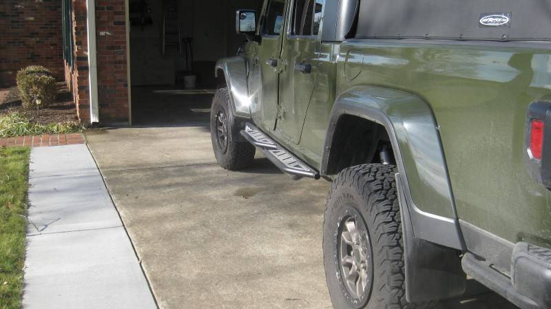 Jeep Gladiator Smittybilt Apollo Slides/Step IMG_4955