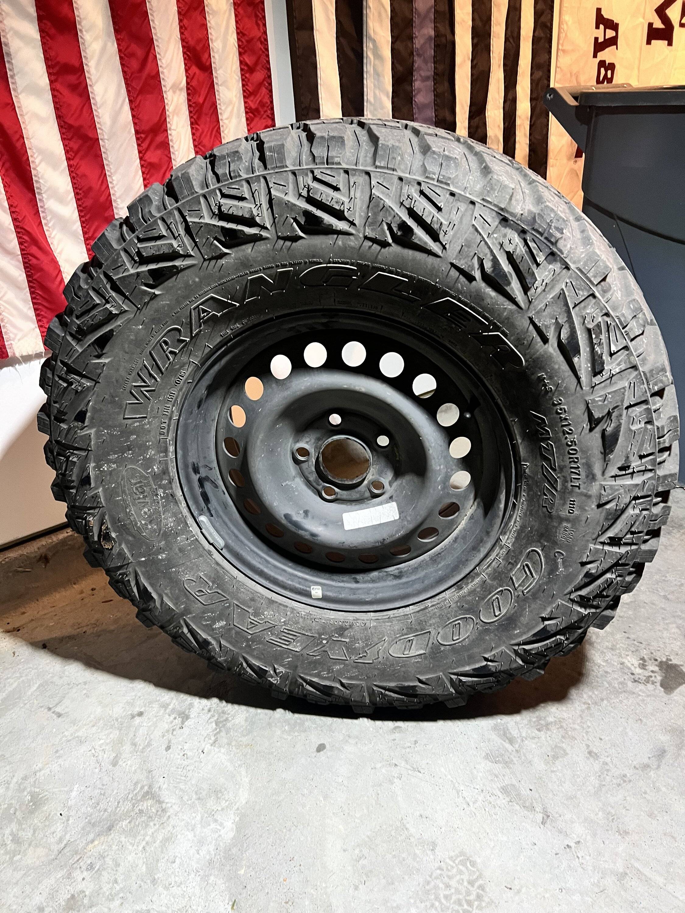 Jeep Gladiator 35x12.5x17 MTR w/Kevlar on steel spare and General Grabber Red Letter 35x12.5x17 5C1A2E3F-5728-4746-8FB9-8A04D022E223