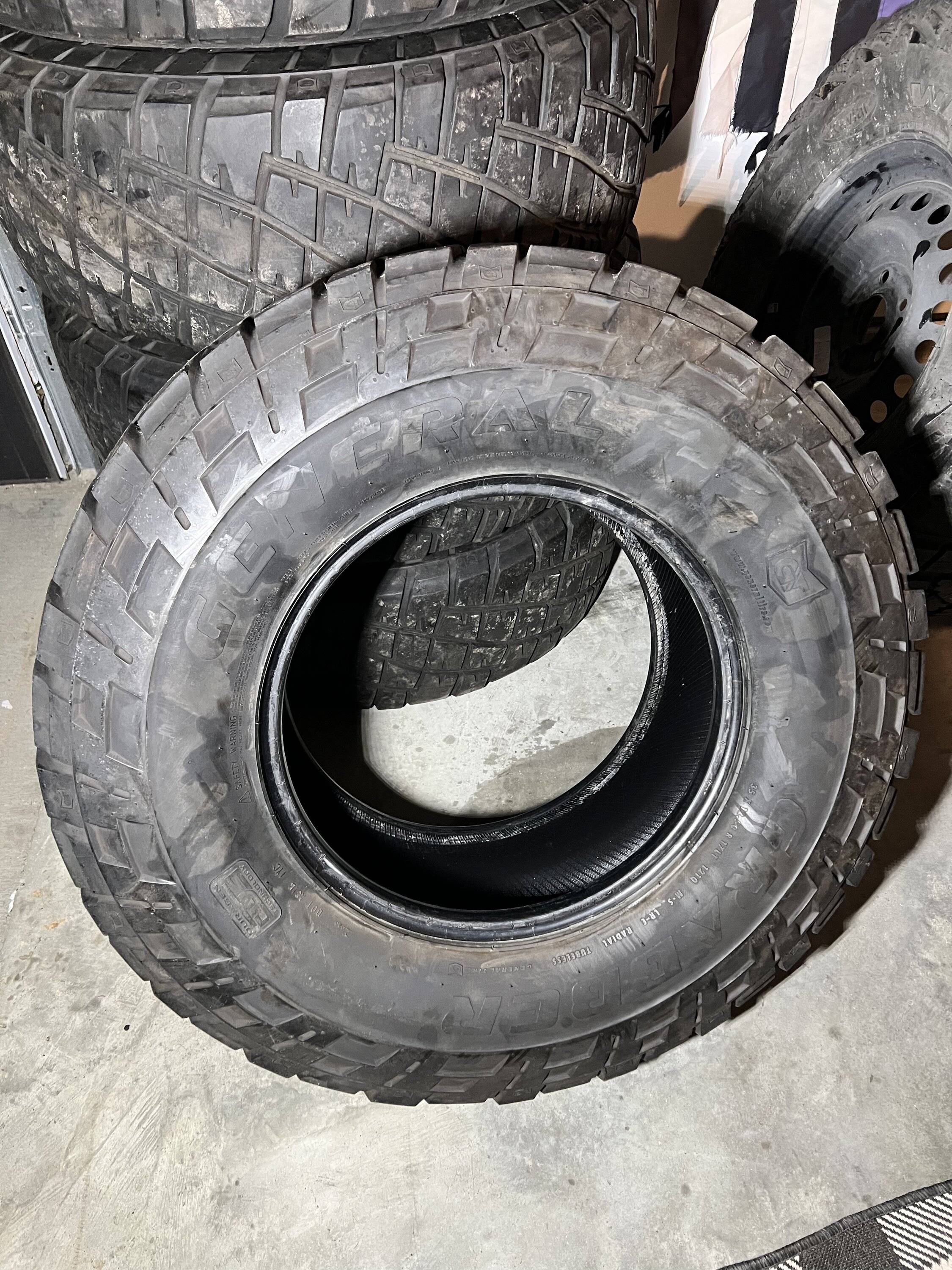 Jeep Gladiator 35x12.5x17 MTR w/Kevlar on steel spare and General Grabber Red Letter 35x12.5x17 8D32C8DB-597E-423C-8E68-A8D6FACEC47D