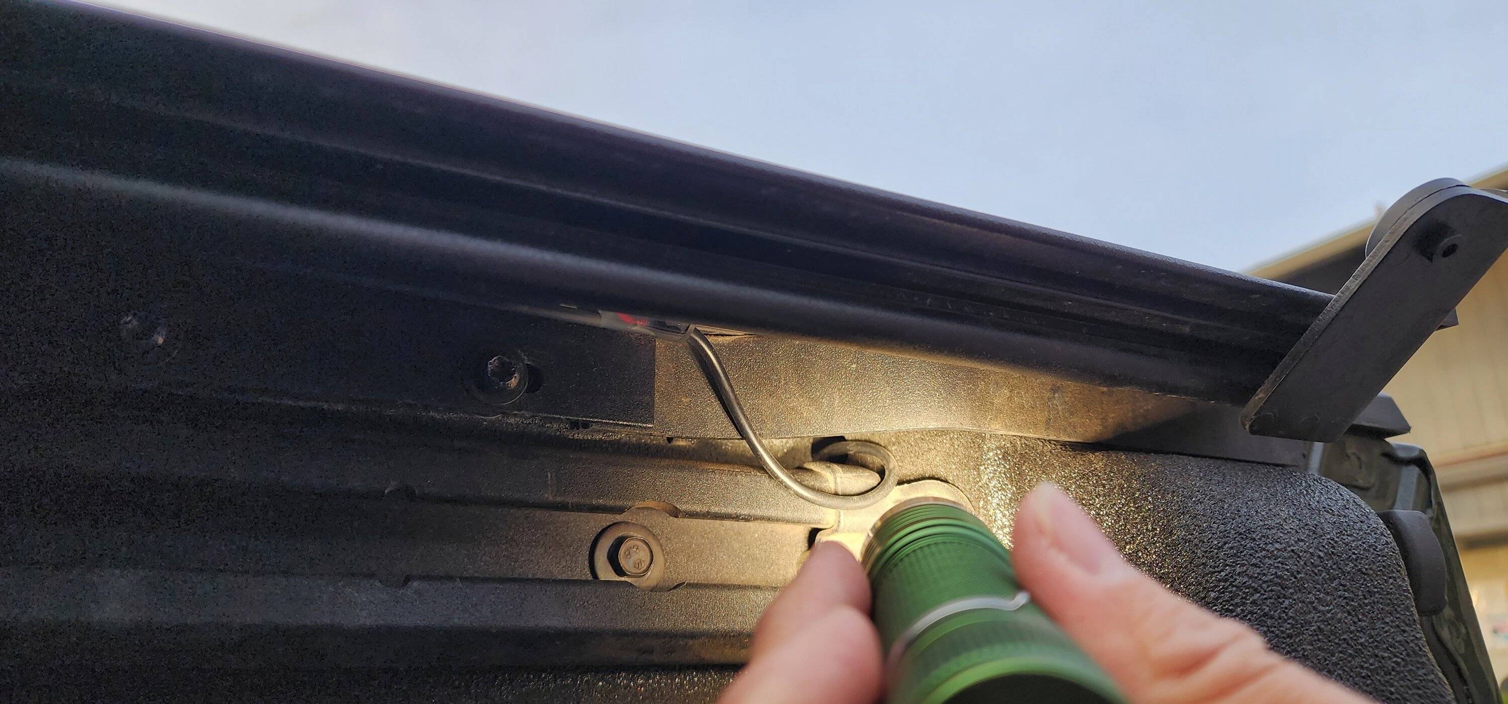 Jeep Gladiator Nilight LED Bed Light Strip Install 20230202_164646-01