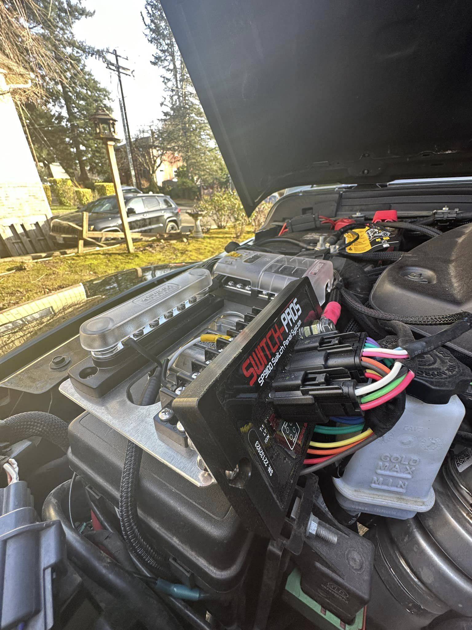 Jeep Gladiator Switch Pro 9100 Mounted to Universal Powertray Diesel Install. Switchpro Photo 01