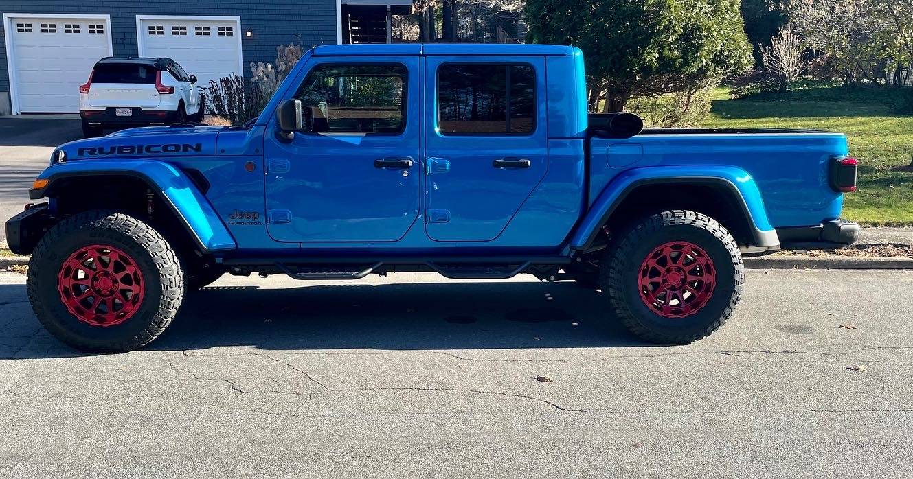 Jeep Gladiator 35x12.50r18 general grabber atx and 18x9 black rhino wheels DB44F353-8855-482B-815D-962EA3358926