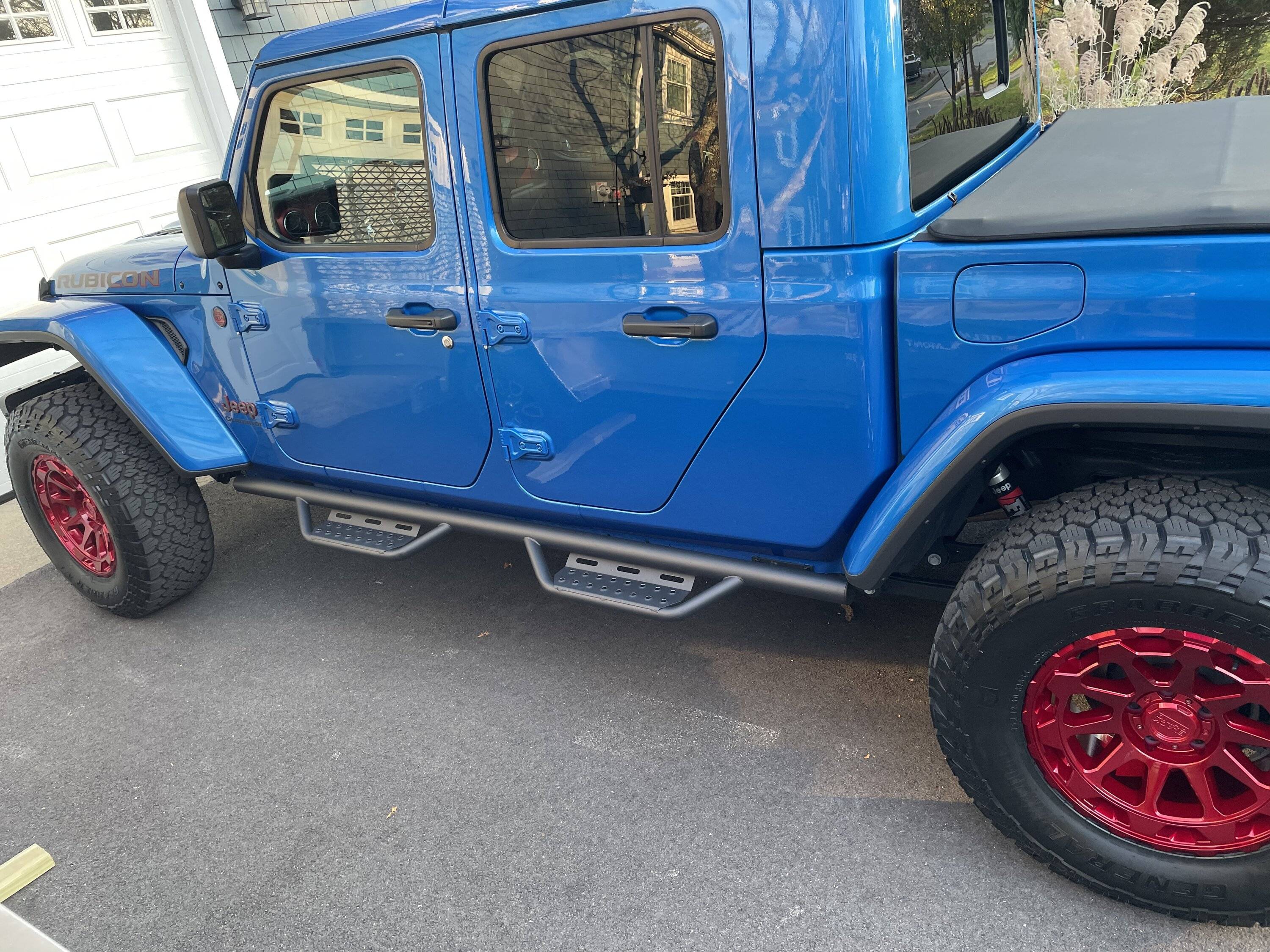Jeep Gladiator 35x12.50r18 general grabber atx and 18x9 black rhino wheels 37915EF3-0031-4B6C-AC1F-3BEFCFA3E6AA