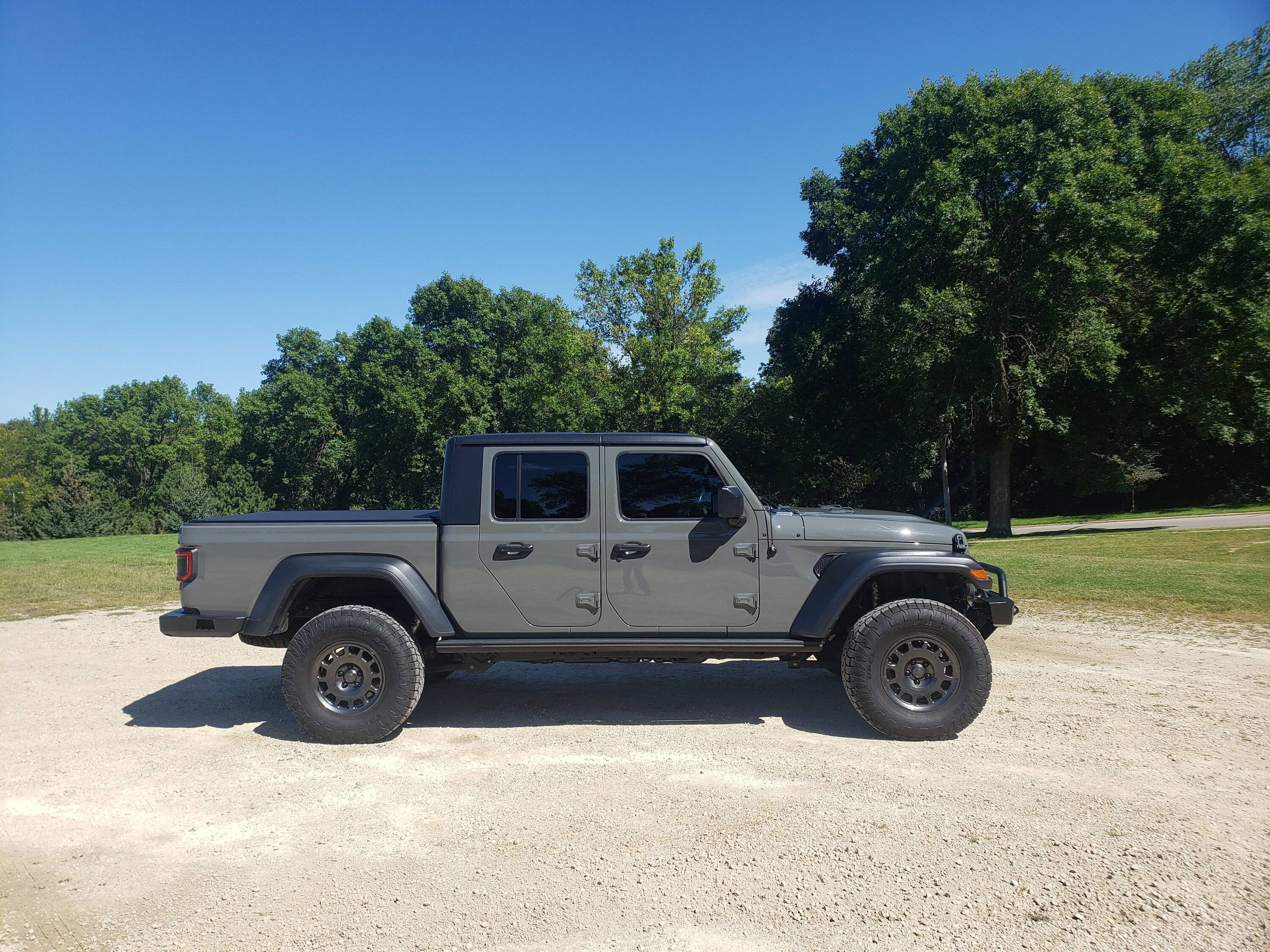 Jeep Gladiator Tried searching, show me your AEV Salta XR’s! 20220912_131049