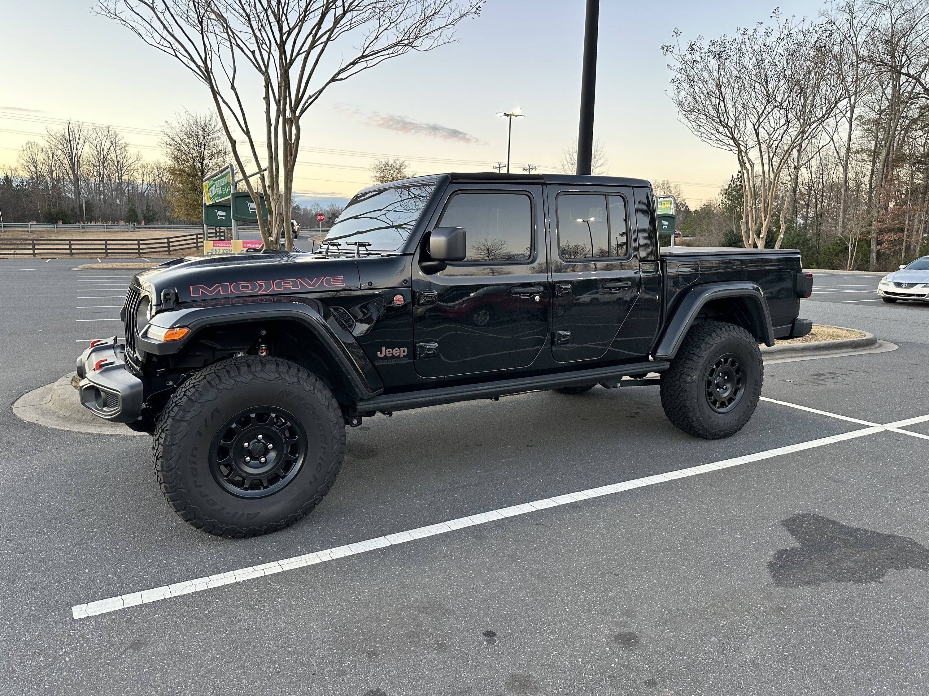 Jeep Gladiator Tried searching, show me your AEV Salta XR’s! D5355EEE-6E9F-434D-BFD7-92833C29919E