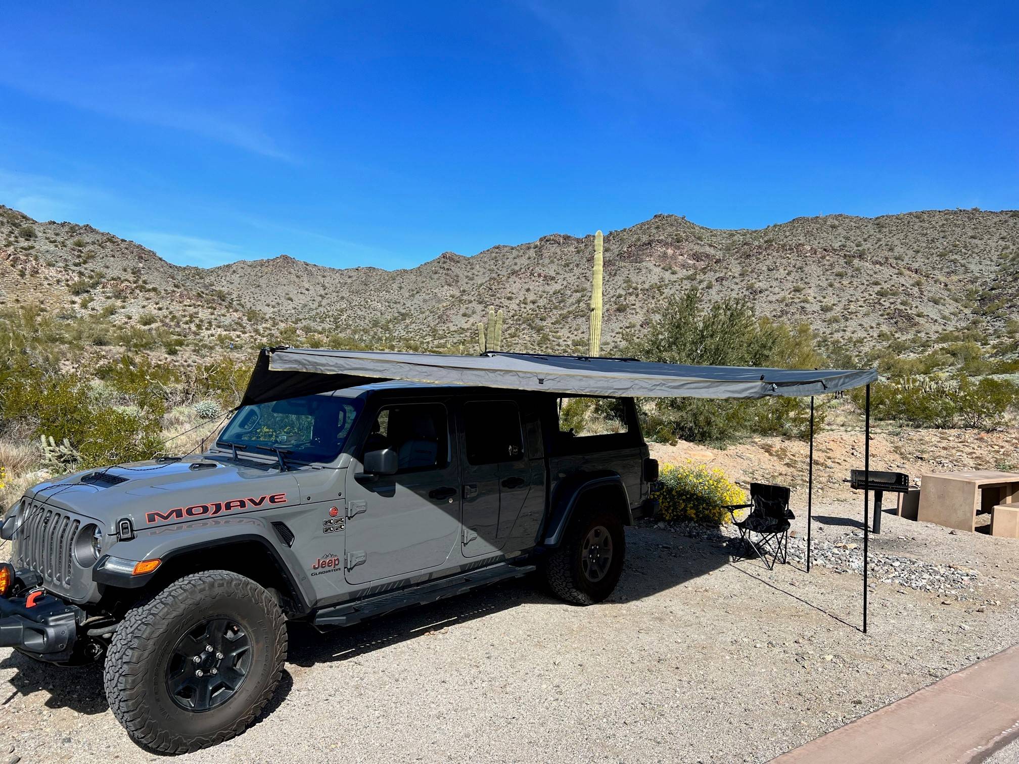 Jeep Gladiator RSI Smartcap and awnings OVS_deployed