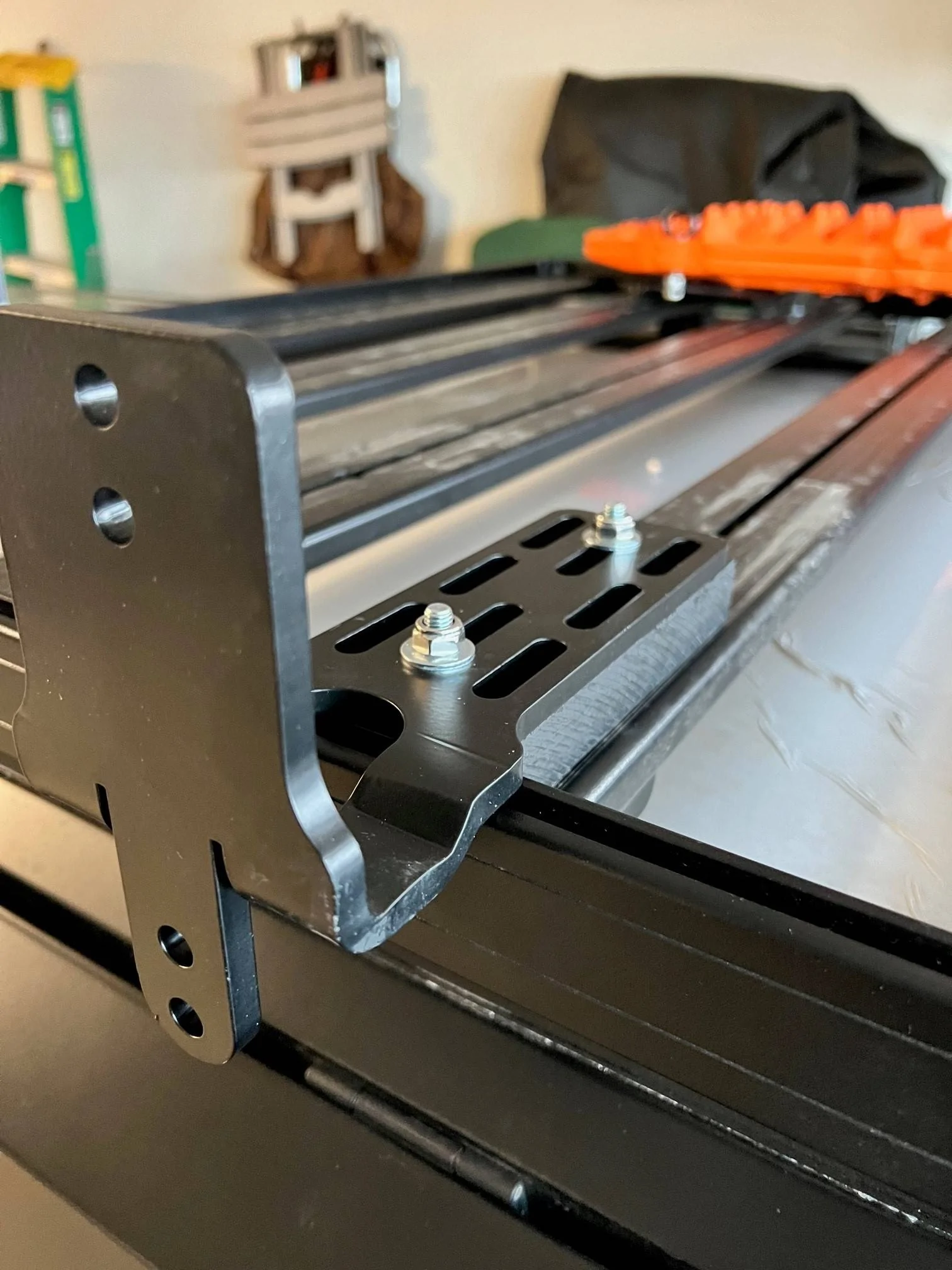 Jeep Gladiator RSI Smartcap and awnings OVS_bracketclos