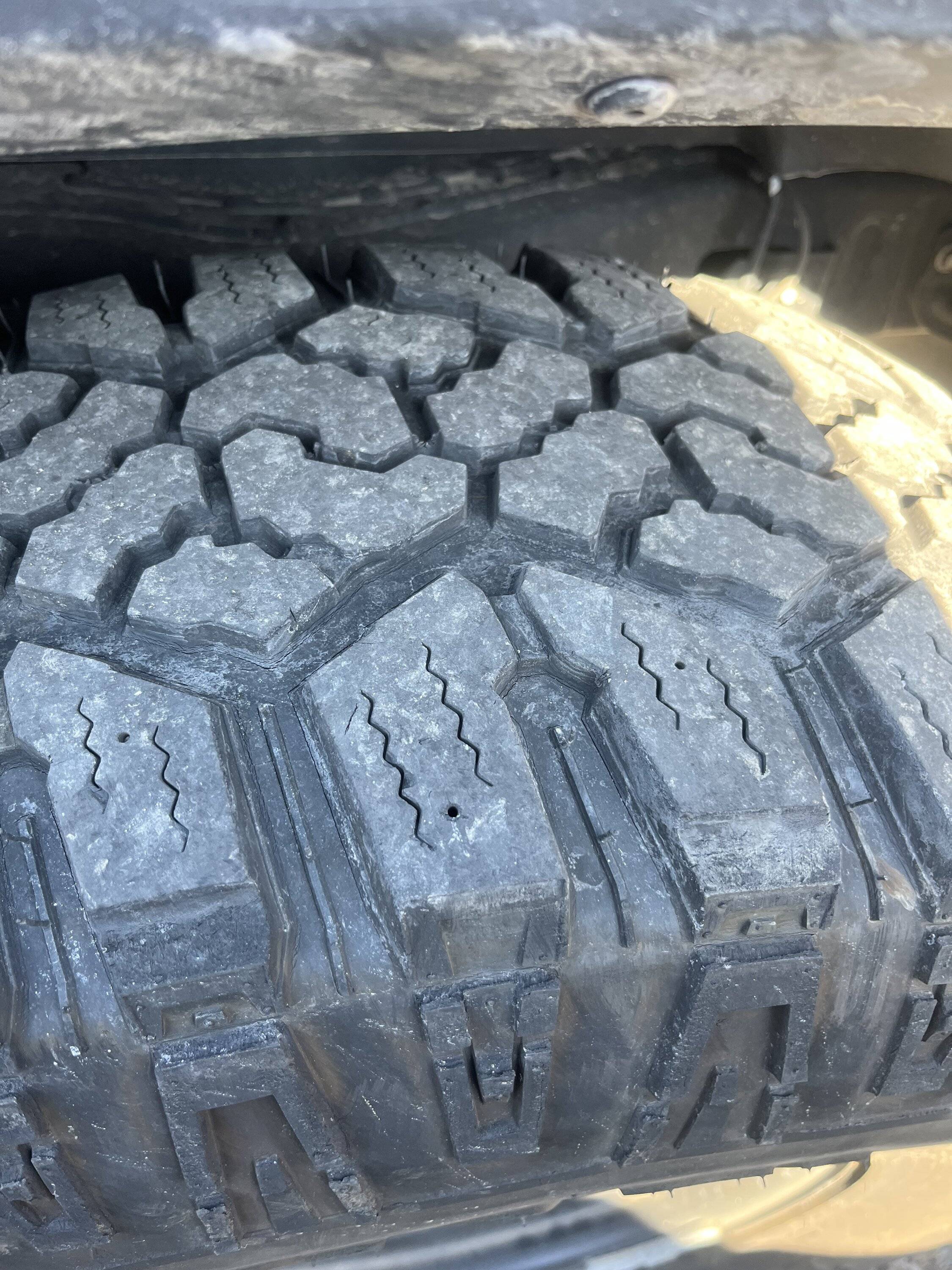Jeep Gladiator 37x12.50r17 kenati trail hogs 6B3B42A7-AB35-4473-9CB0-E4060C5974AF