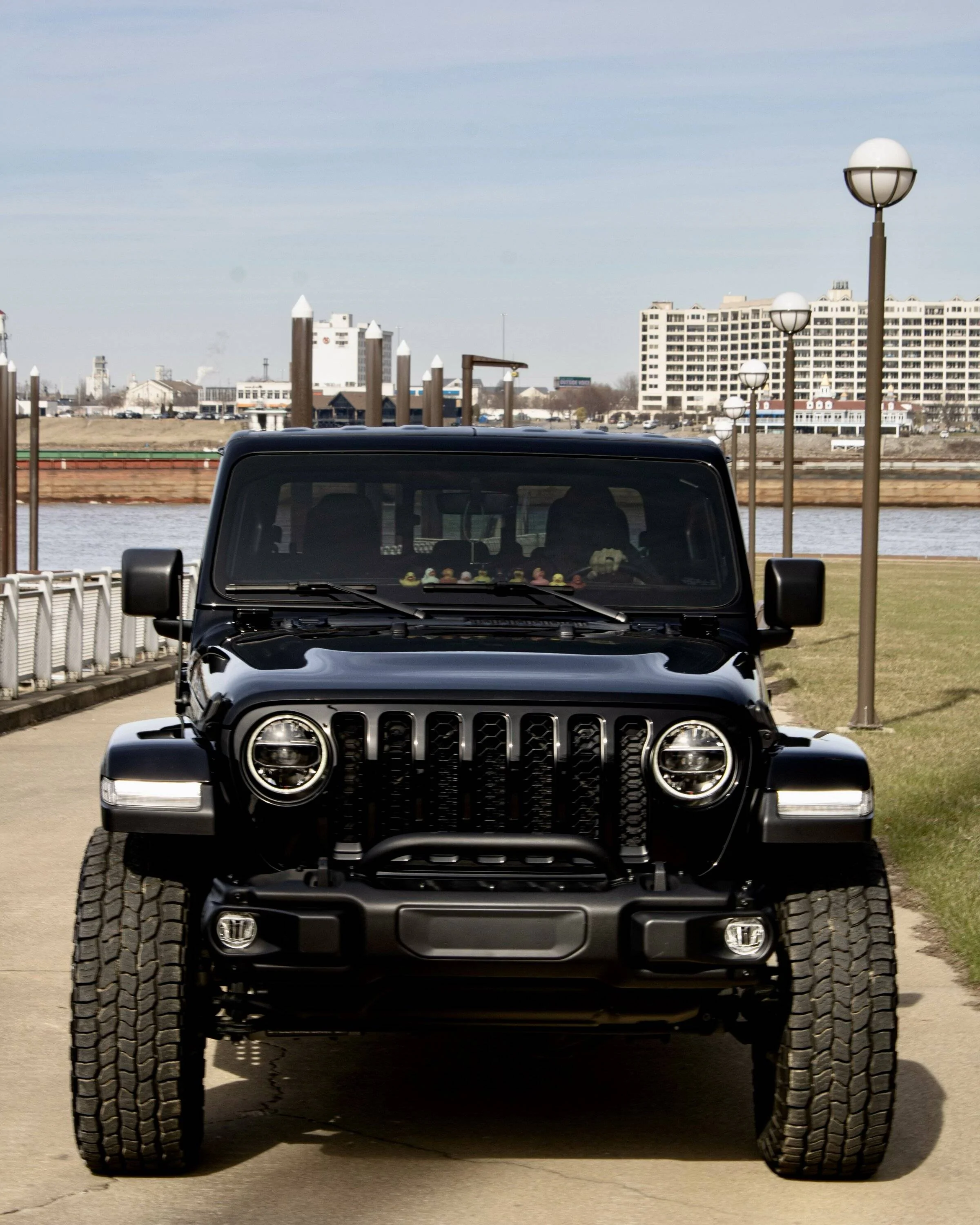 Jeep Gladiator Gladiator Glamour Shots 59662223-8B2A-4397-9264-20C90FCC0F44