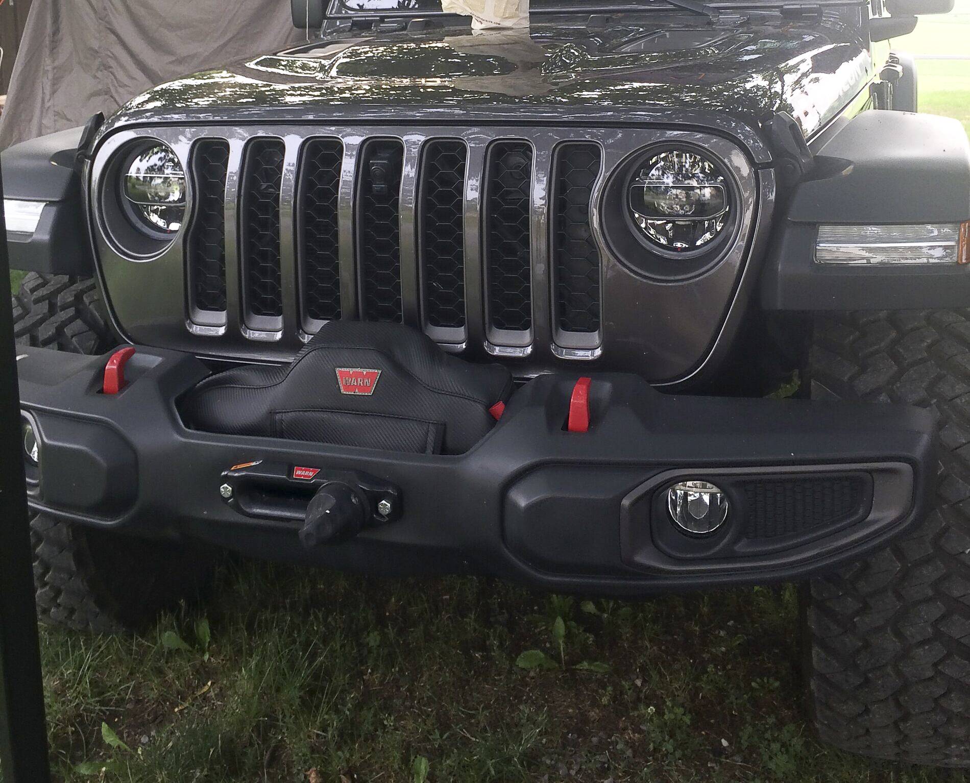 Jeep Gladiator Mount winch on stock Mojave bumper? winch