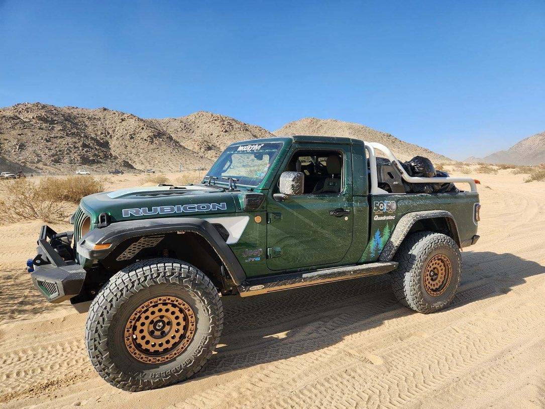 Jeep Gladiator O X-HBJIQ&tn=6-ajOBXjhv4oxWU1&_nc_ht=scontent-ord5-1