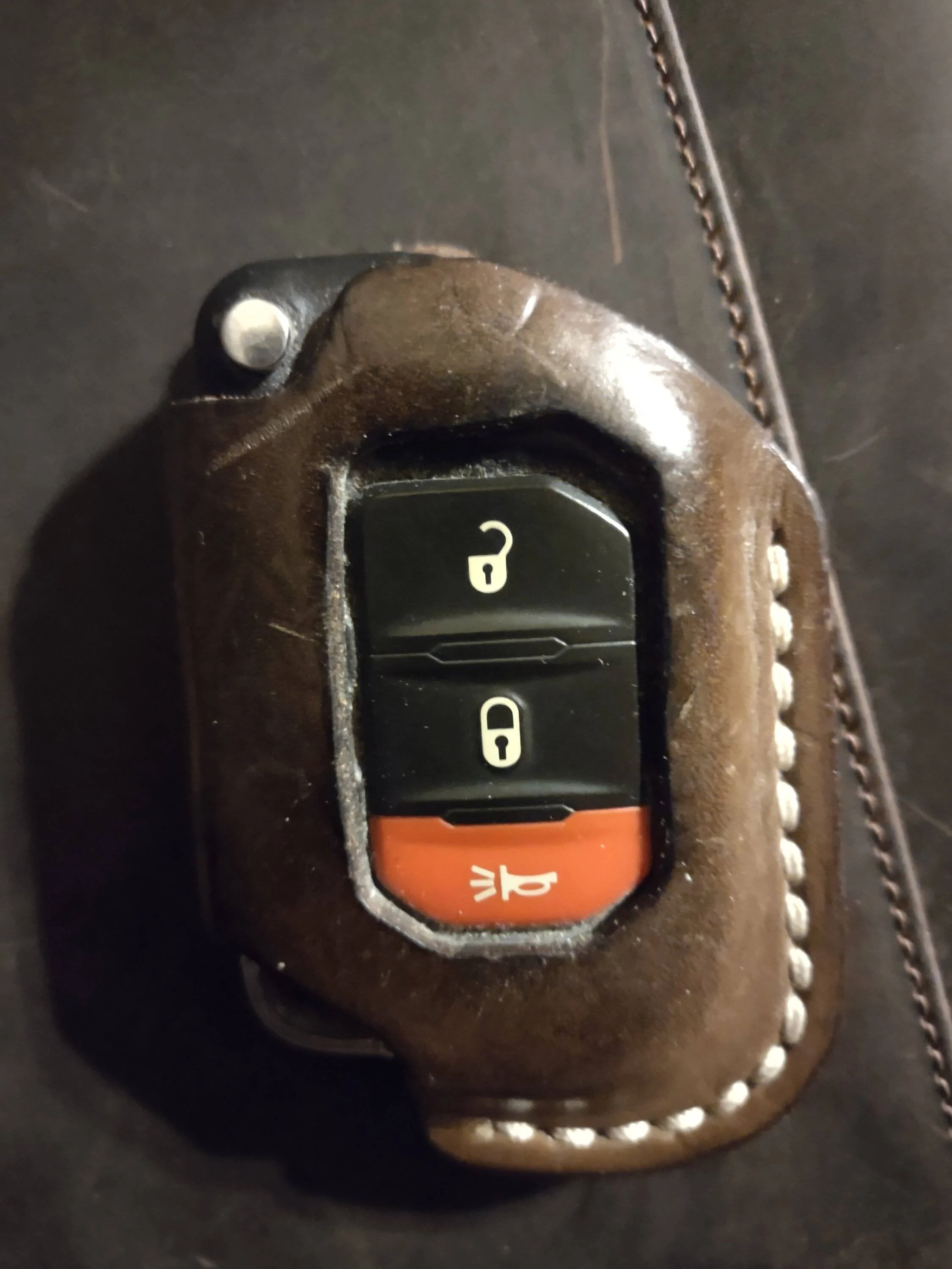 Jeep Gladiator I finally figured how to carry this HOCKEY PUCK of a key fob… IMG_20230214_034251361