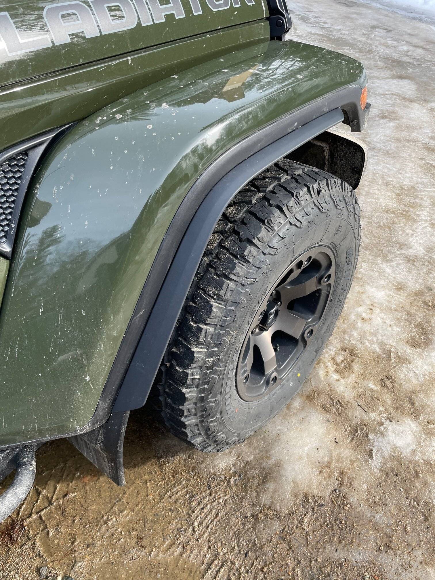 Jeep Gladiator Anyone installed Xtreme Recon Fenders on JT? IMG_6994