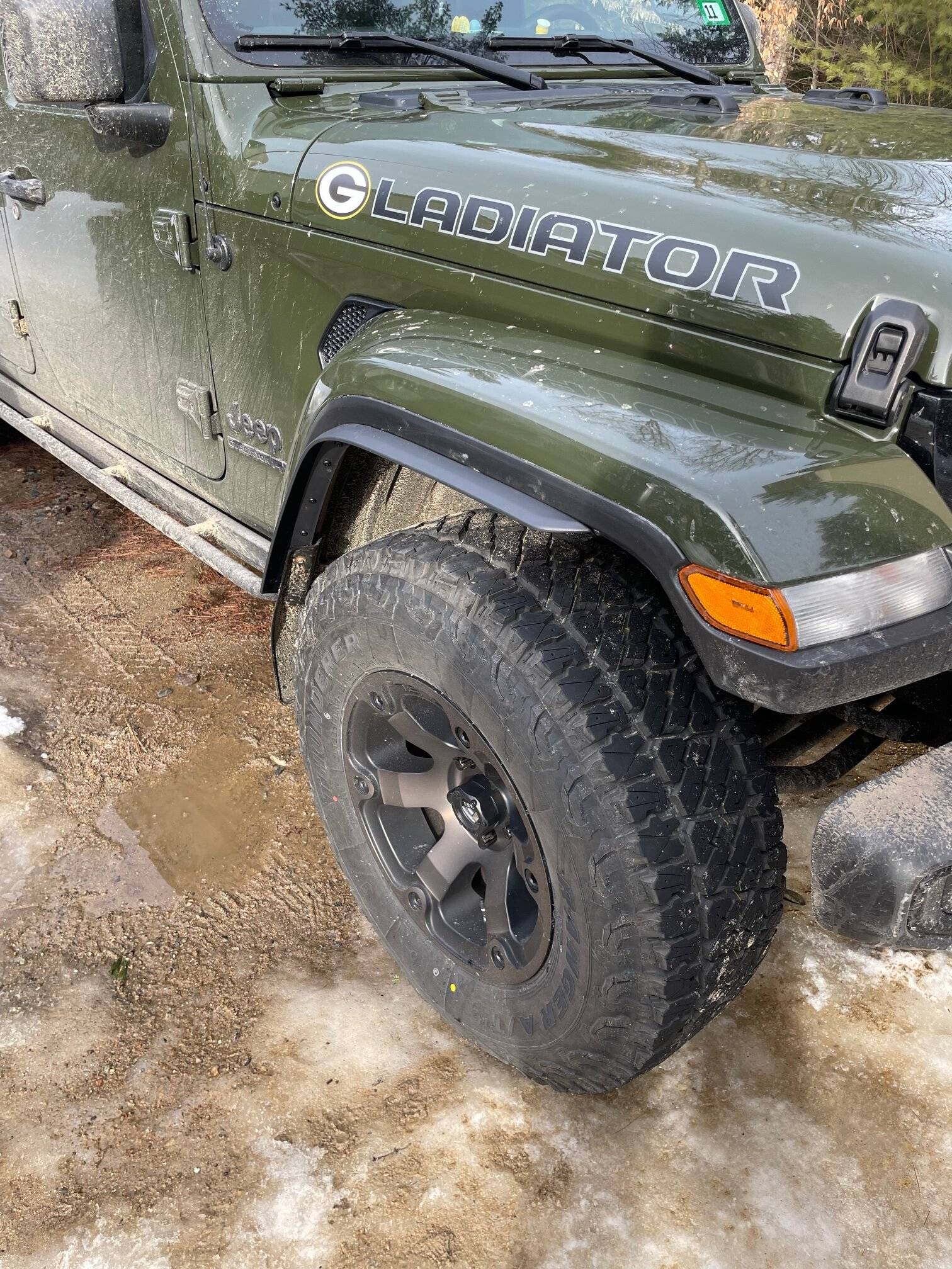 Jeep Gladiator Anyone installed Xtreme Recon Fenders on JT? IMG_6996