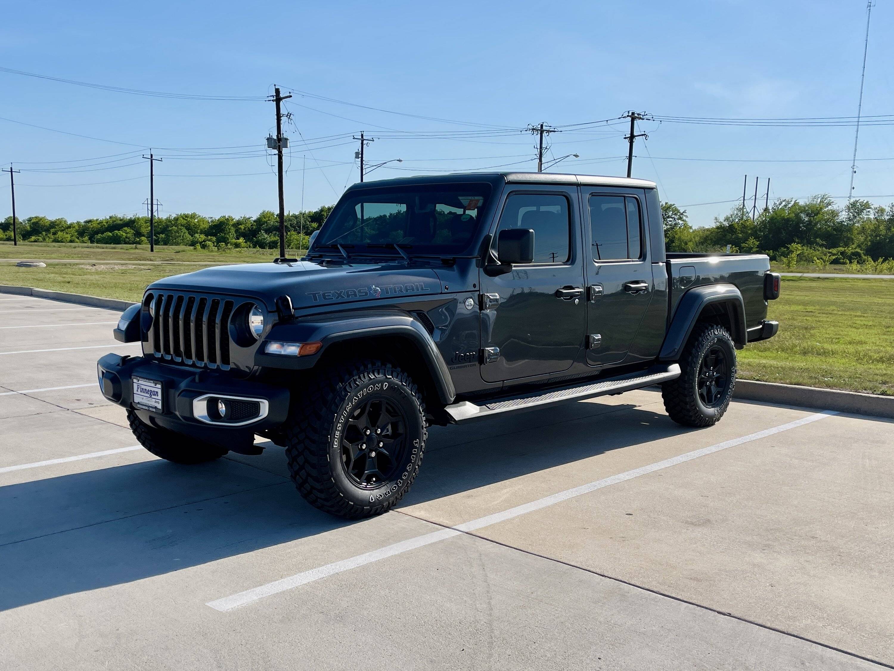 Jeep Gladiator GRANITE CRYSTAL JT Gladiator Club 7628460C-4A23-4C49-9150-6E606BED3C95