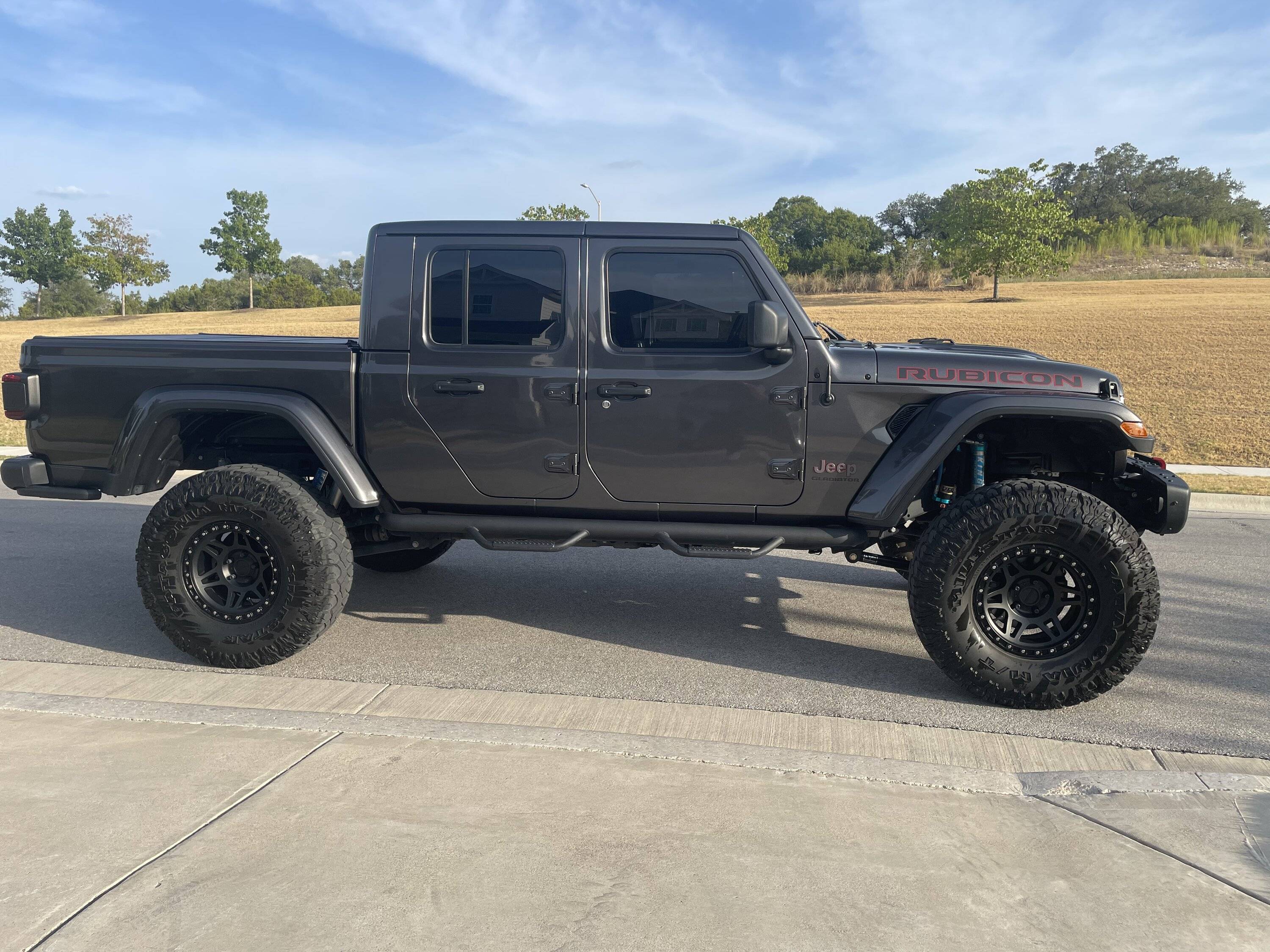 Jeep Gladiator GRANITE CRYSTAL JT Gladiator Club 4199123E-5CD9-4662-97C1-7AAA7BBCF3DA