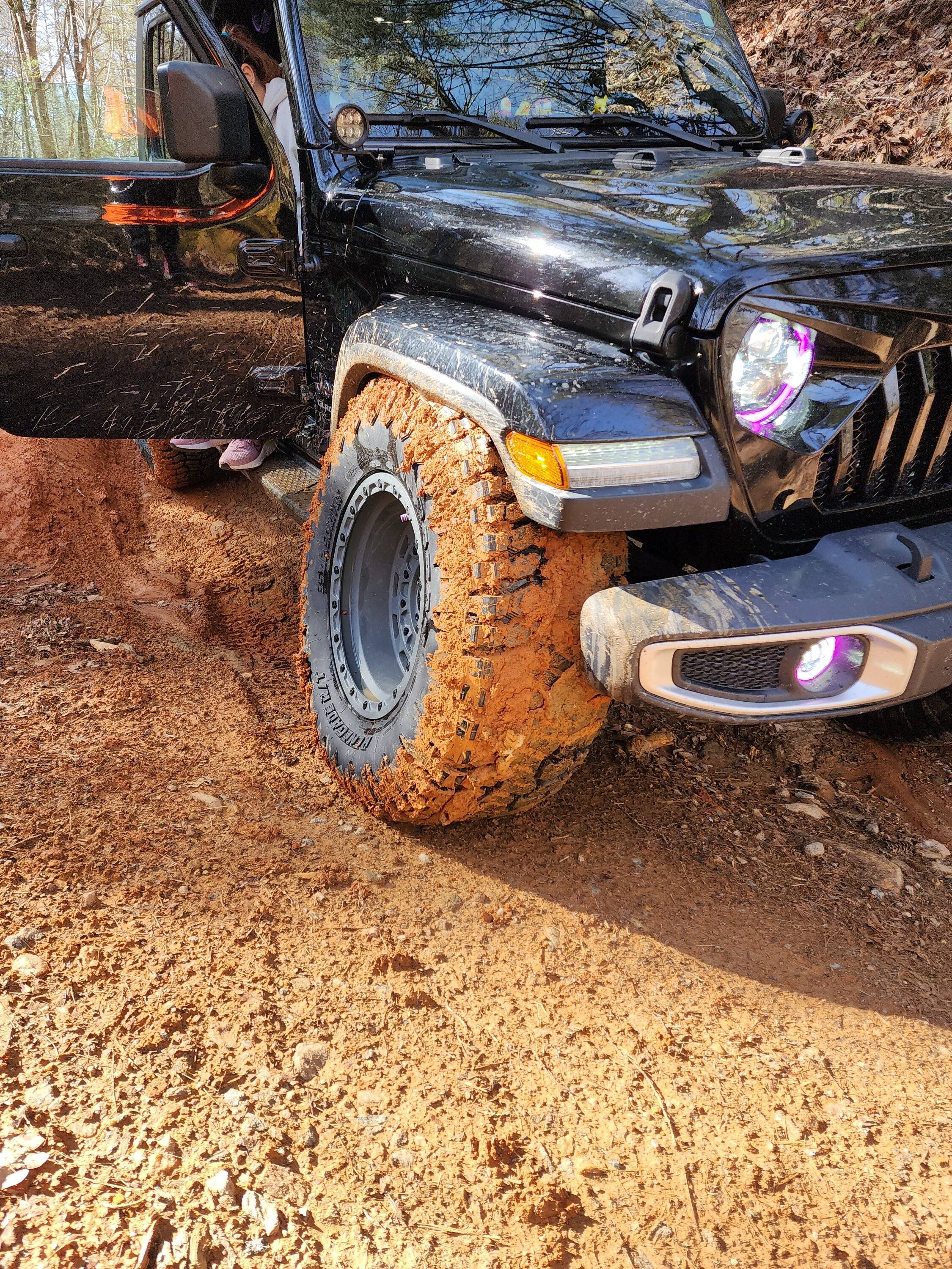 Jeep Gladiator Looking for Rubicon Flares 20230204_135856