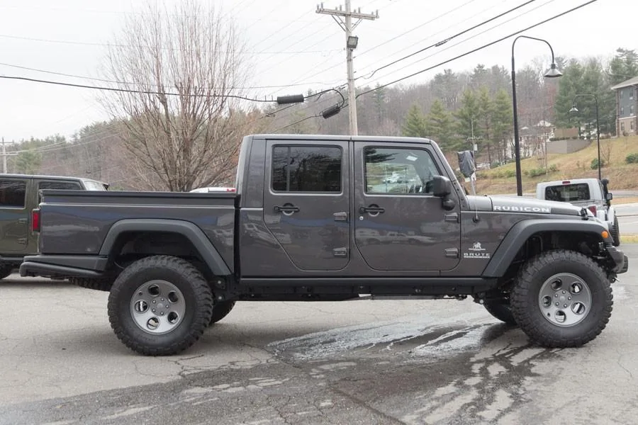 Jeep Gladiator Rubicon Pickup in Truckee CA 2015-jeep-wrangler-unlimited-rubicon-brute-double-cab-right-sid