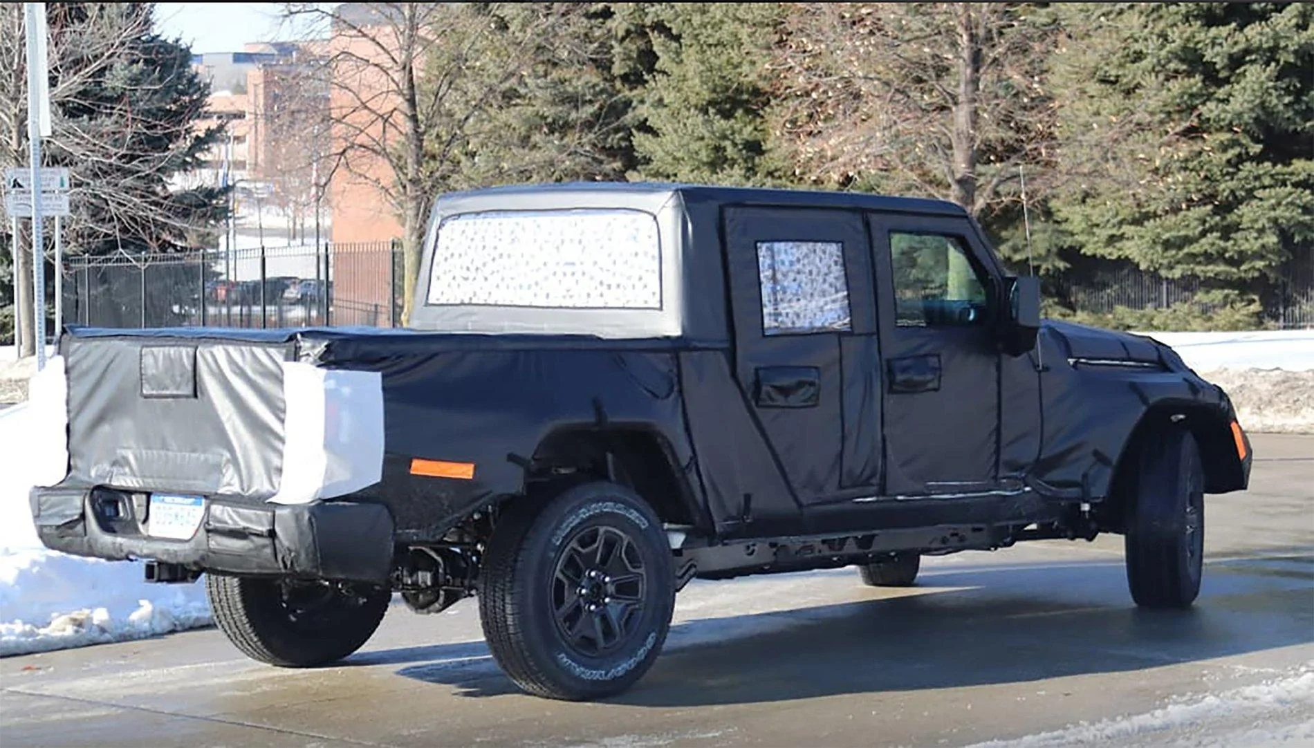 Jeep Gladiator *NEW* Spy Shots!!! jeepscramblertest3