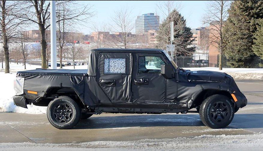 Jeep Gladiator *NEW* Spy Shots!!! 2019scramblertest