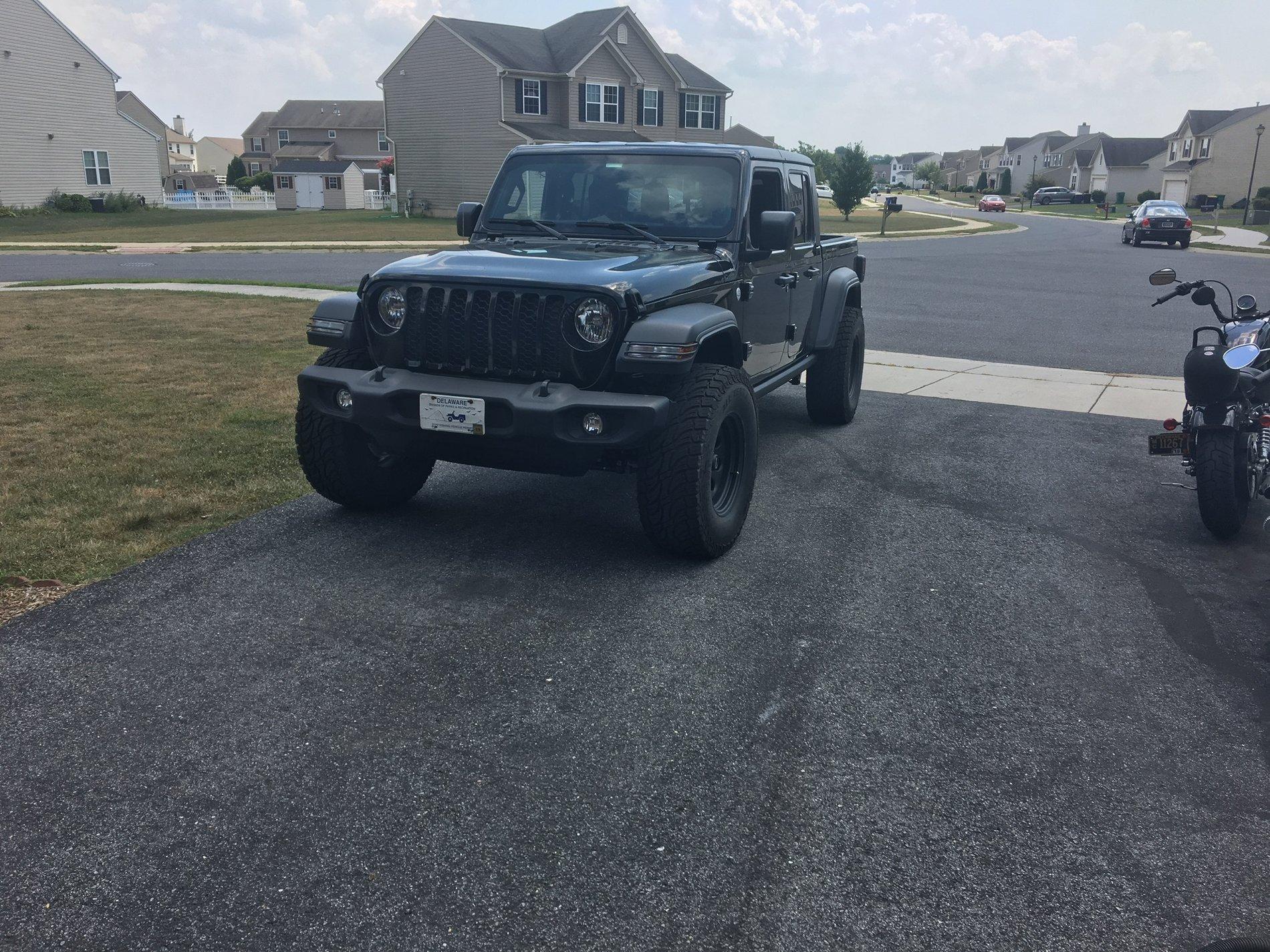Jeep Gladiator Which leveling kit setup? Daystar/skyjacker/alloy B70BC133-99F2-484F-8BDC-5AE591E994C9