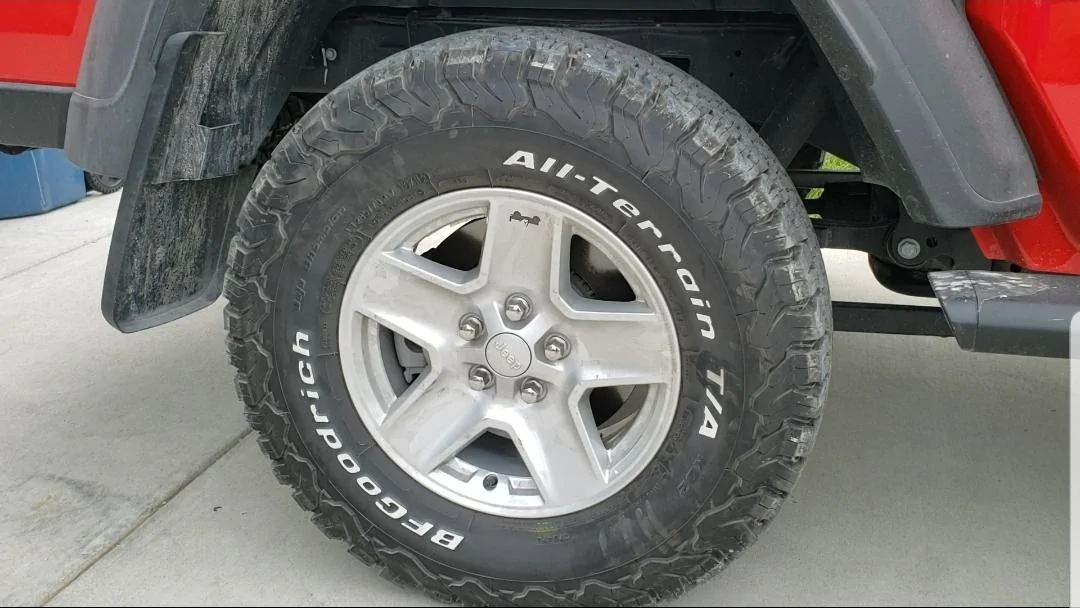 Jeep Gladiator Why are the stock wheels so bad? Screenshot_20190828-103828_Video_Player[1]