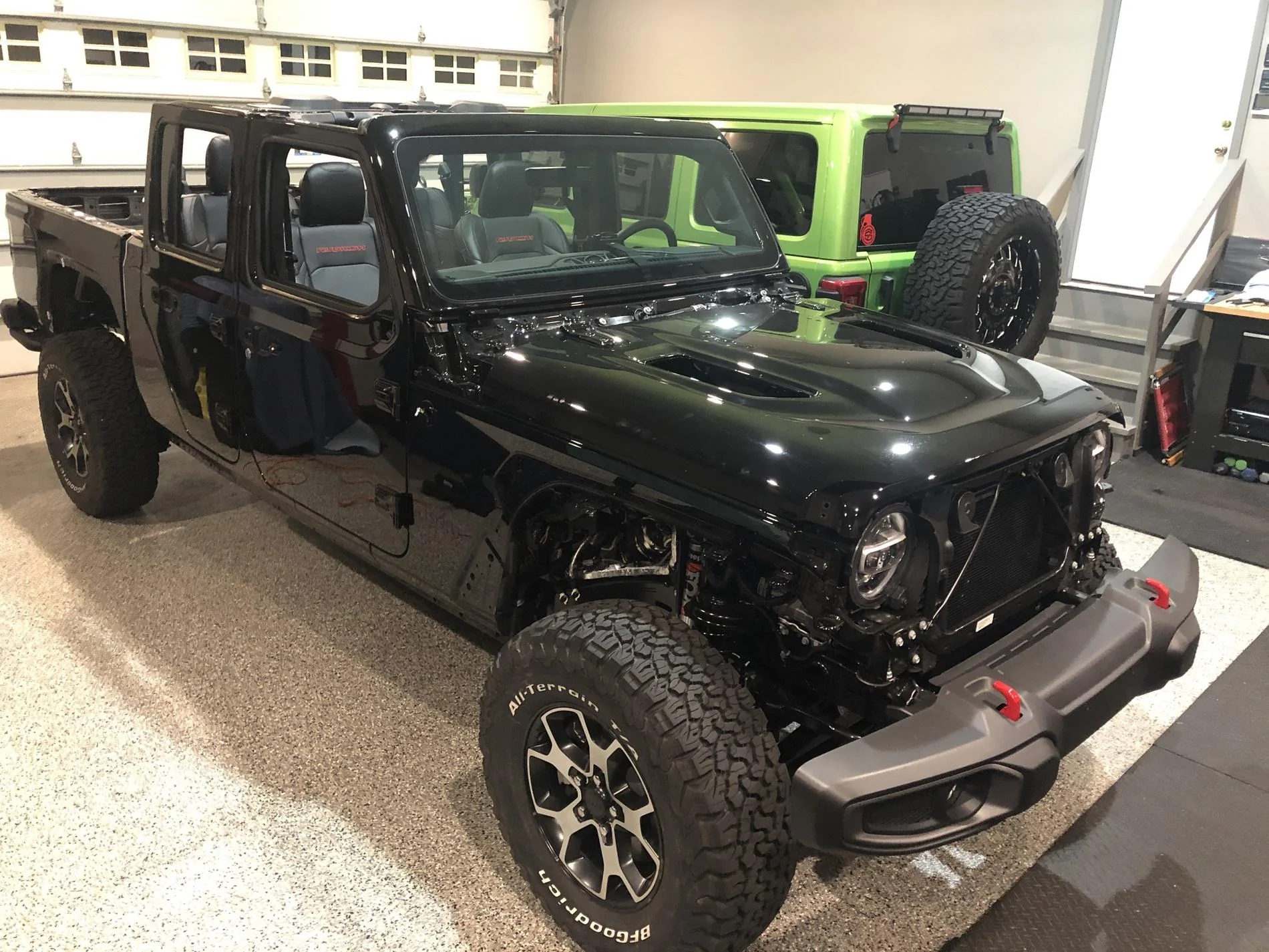 Jeep Gladiator Neon Gladiator & Mojito Jeep image?format=raw&type=orig&id=8706