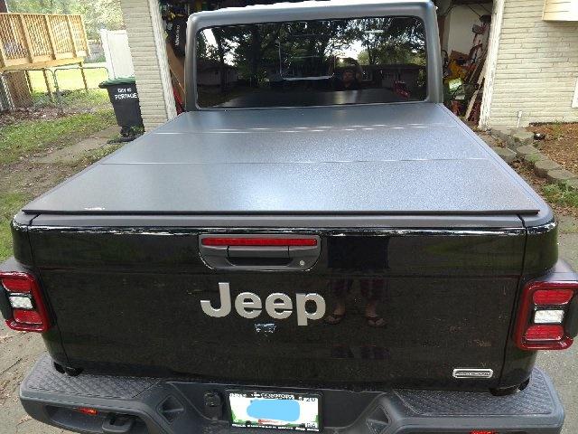 Jeep Gladiator WeatherTech vs UnderCover Hard Tonneau Cover InkedIMG_20190828_173711411_LI