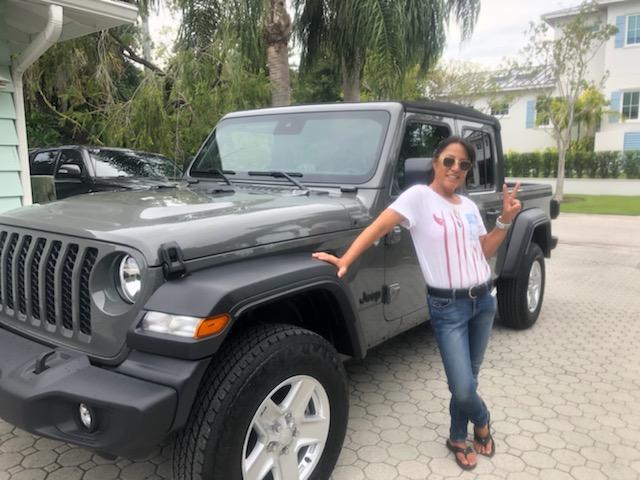Jeep Gladiator Sting grey owners (future) check in IMG_1313