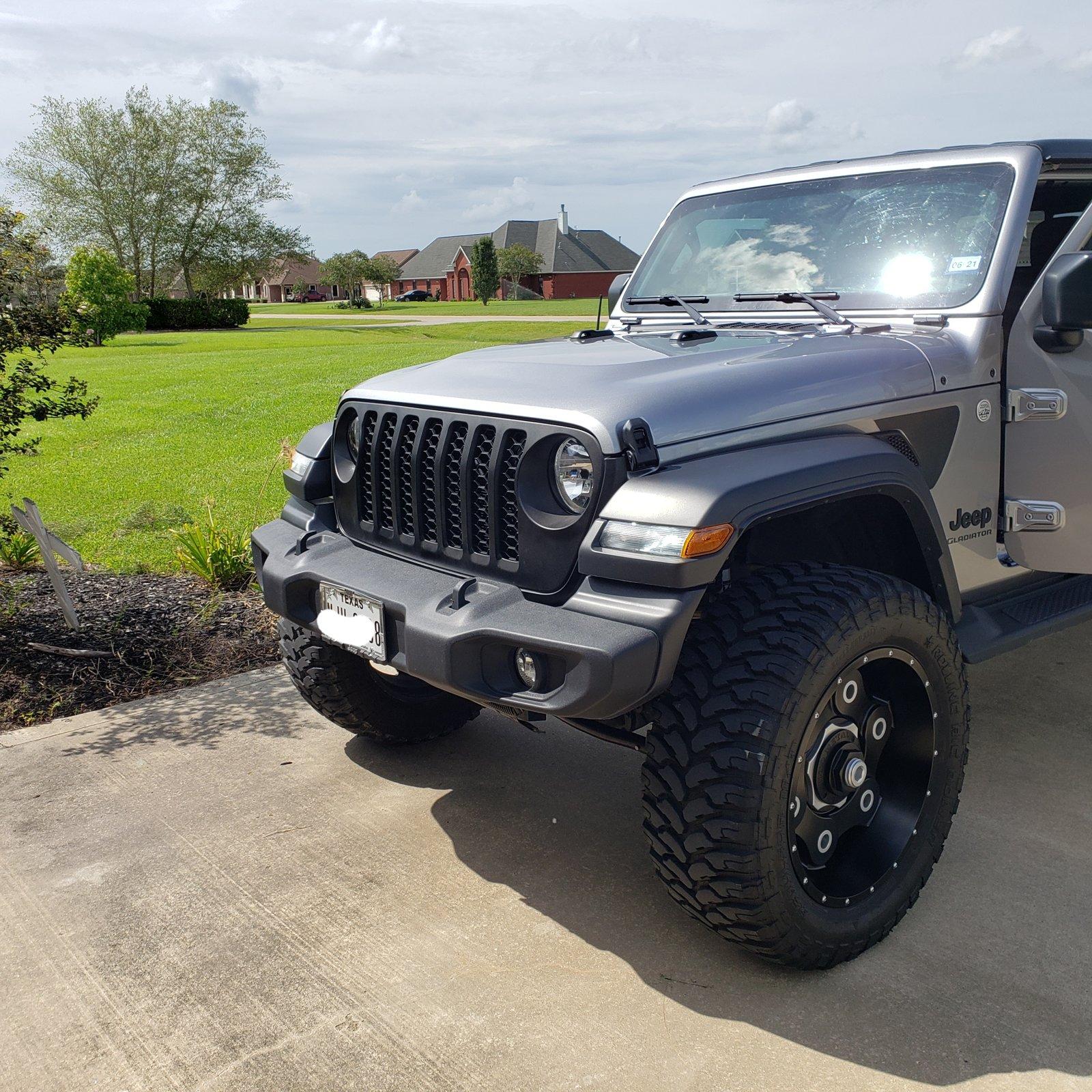 Jeep Gladiator Black grille? 20190828_225055