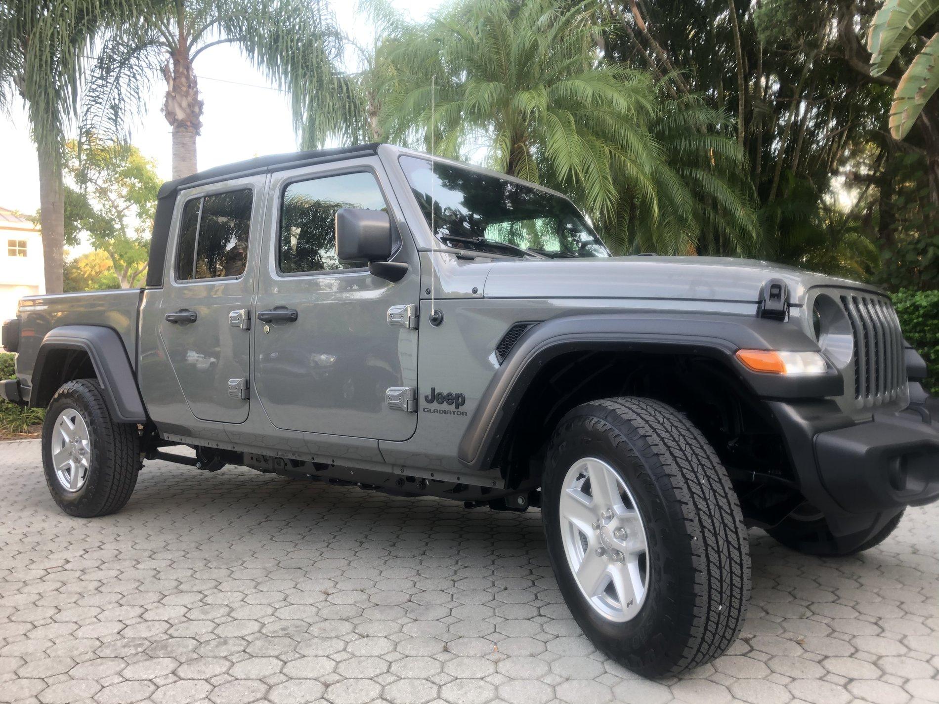 Jeep Gladiator Sting grey owners (future) check in 8A87F8D6-8F68-4BB7-A41A-C42BF8B95099