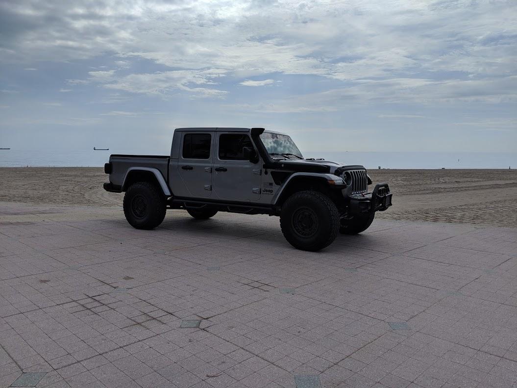 Jeep Gladiator BILLET SILVER Gladiator JT Club HMPgt9B1xWyXxYsXp3Ps--11X8klcJBvSdPj8OECjyIiicncHMF3zUg-oCD_OinVSdgqB7hT04hPfnDq4Q=w1055-h791-no