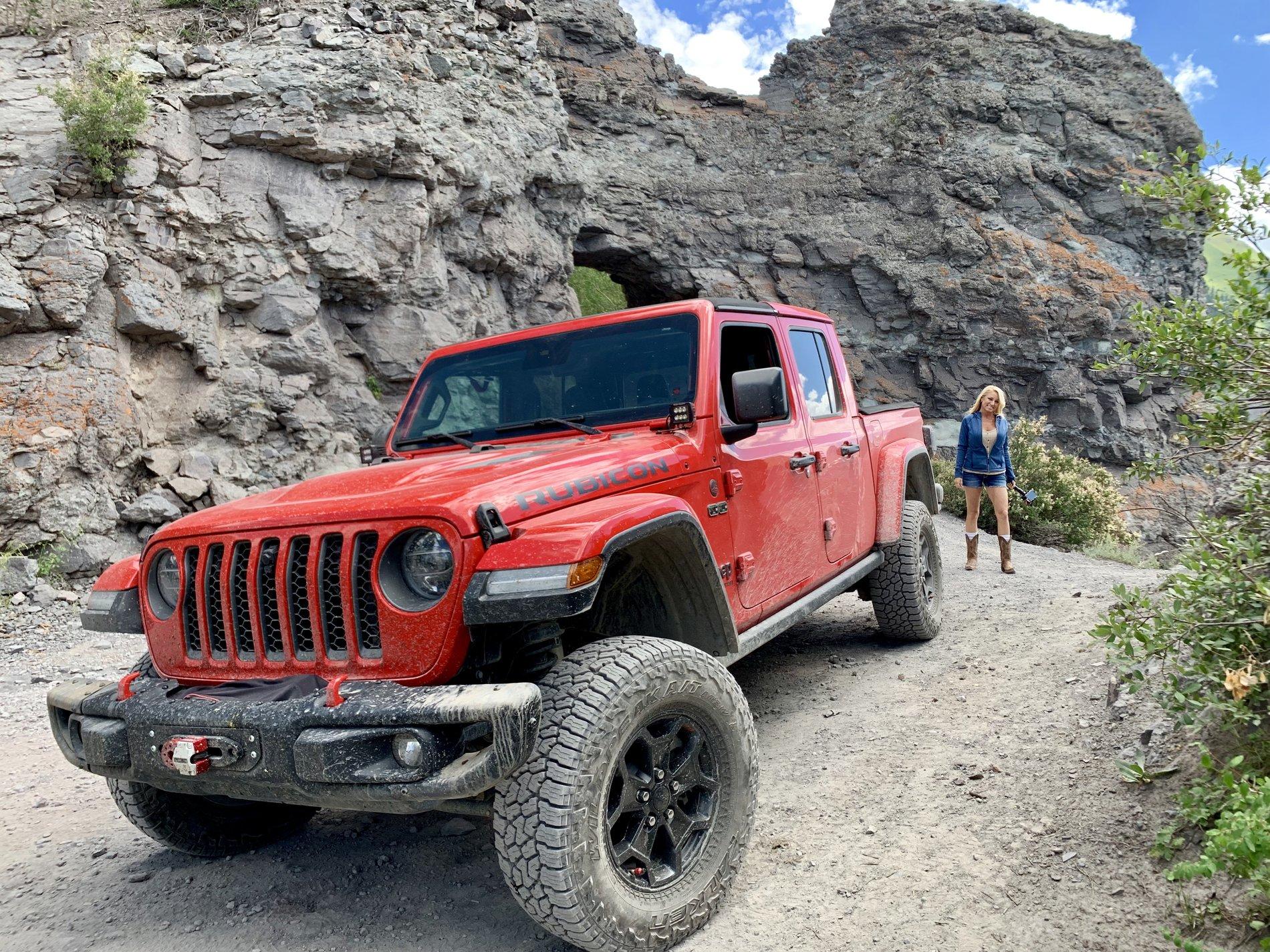 Jeep Gladiator Test drove Mopar lifted Rubicon with 35 Wildpeaks 2E259171-22FB-4F13-9F99-05AAFF896E7E