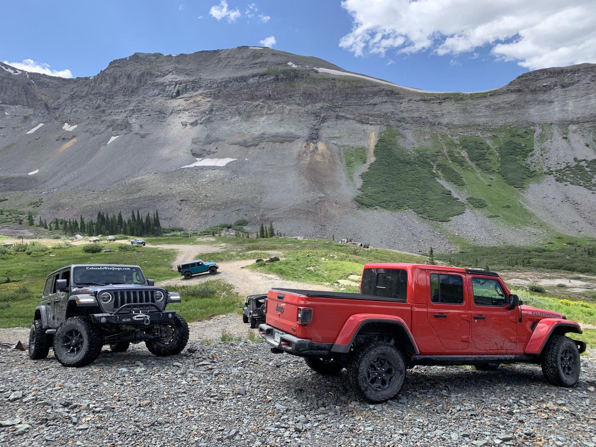 Jeep Gladiator Test drove Mopar lifted Rubicon with 35 Wildpeaks E31005D8-6BC4-4DA3-AACC-931586FF14EC