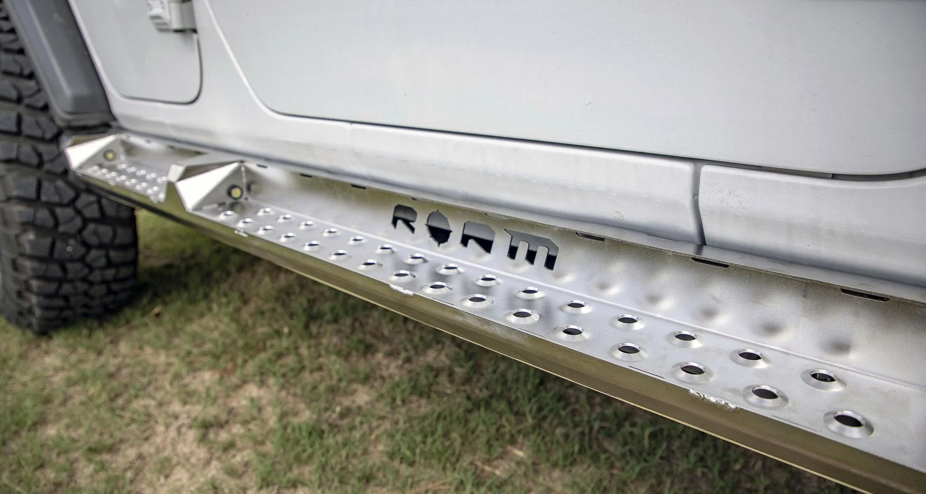 Jeep Gladiator Rock Rails Thread mk3-stainless-steel-roam-jl-rock-rails-0001-2560x1366-jpg