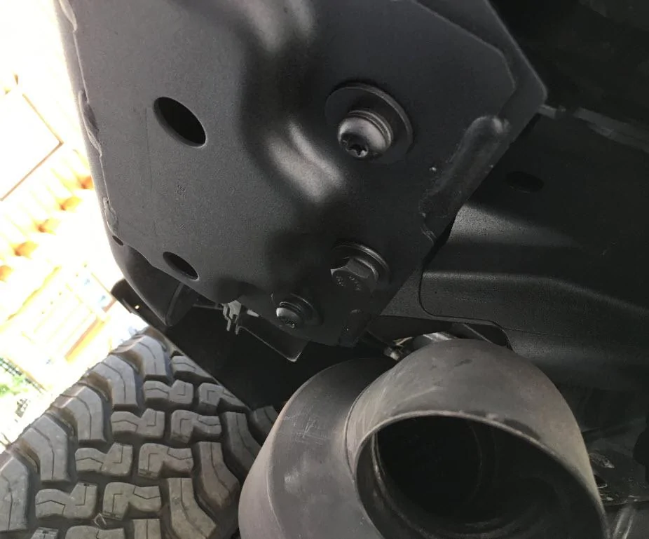 Jeep Gladiator Installing Mopar Rear Bed Rock Rails on Overland and Sport Gladiators rr4