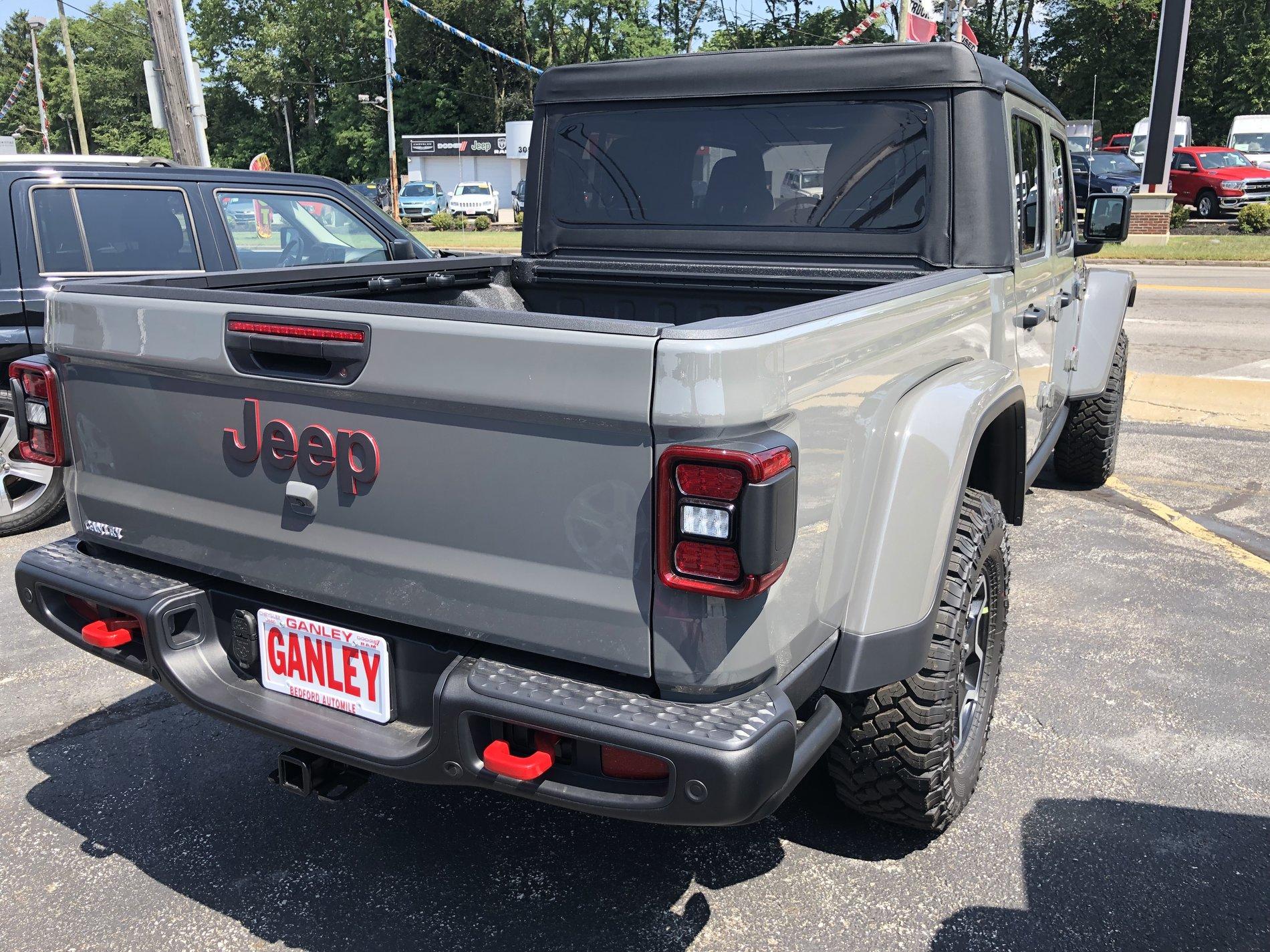 Jeep Gladiator Sting grey owners (future) check in 9A7AED6D-57E8-4B4B-9EA1-4EBC43264F06