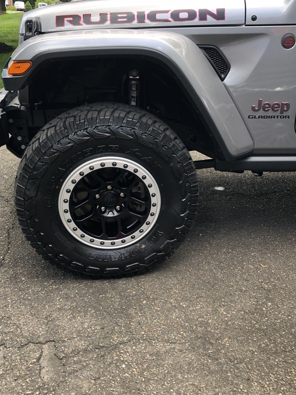 Jeep Gladiator MT or AT tires? ZA6KAjCDRSOLBfhth556WQ