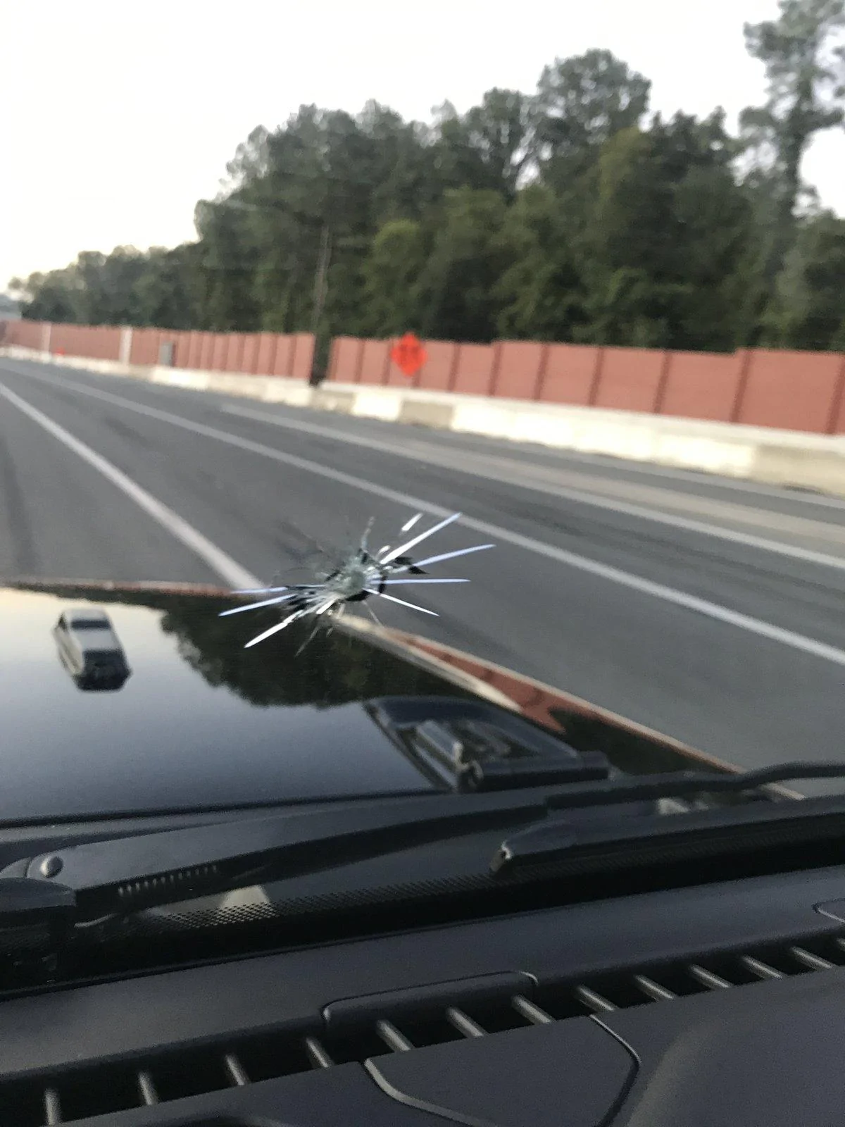 Jeep Gladiator Cracked Windshield Club 9248CE6E-A891-4417-B693-2FE2A3C9D81A