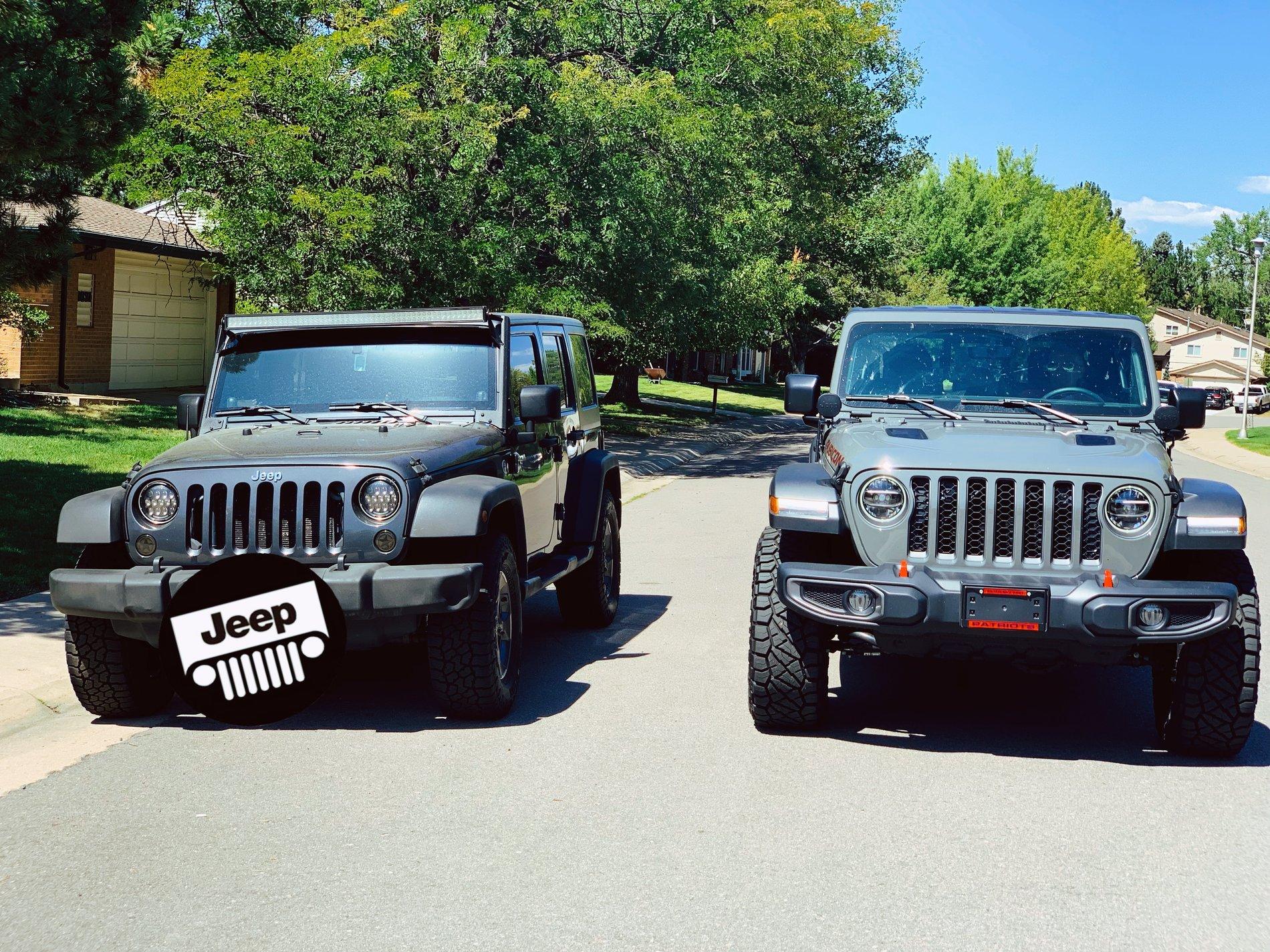 Jeep Gladiator Sting grey owners (future) check in DA0E97F3-E89A-49EB-8731-2FF03A290893