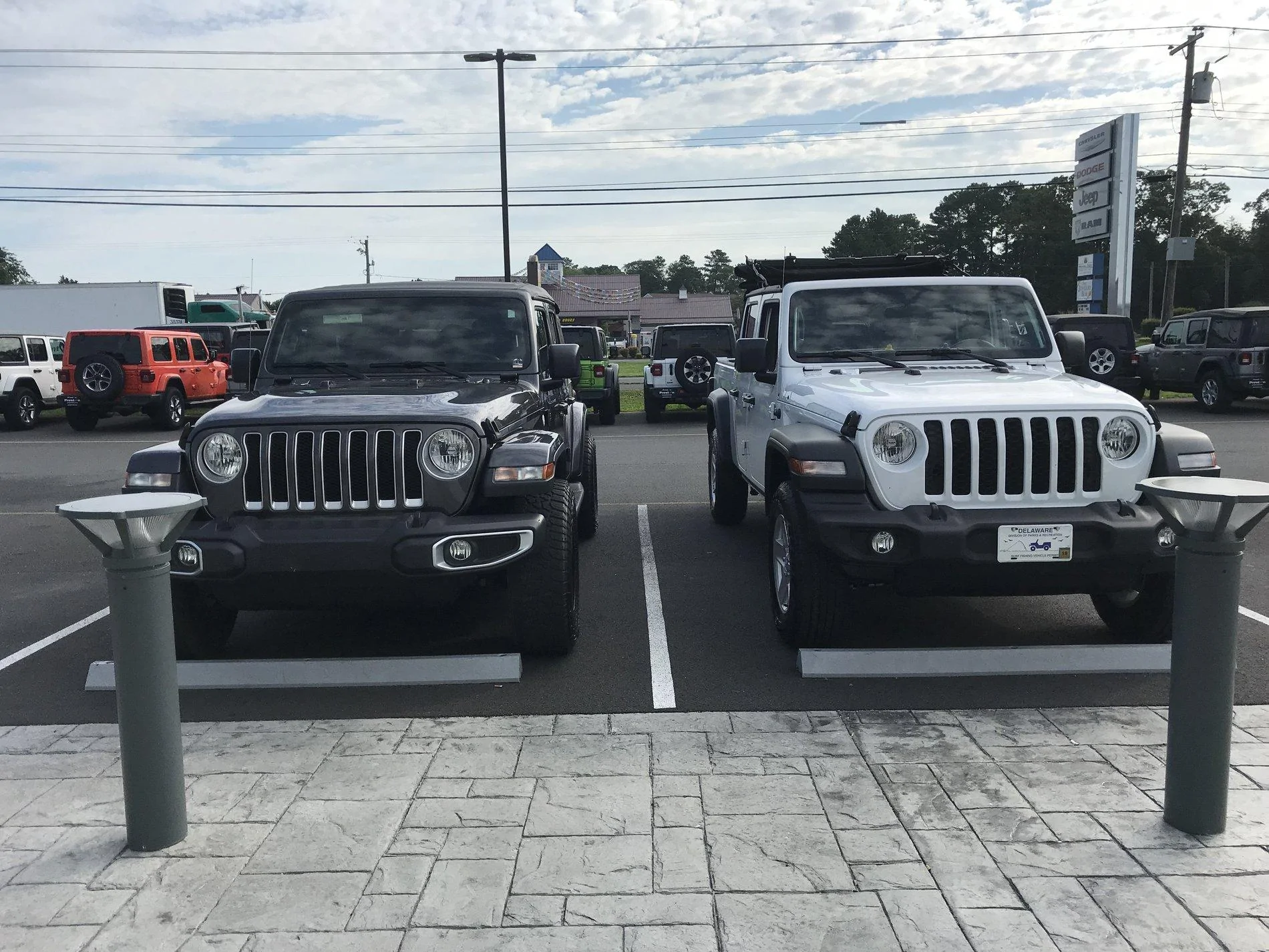Jeep Gladiator DJ the Persevering Gladiator AD12DCE3-4E10-4FB5-8341-A66FFEBE8866